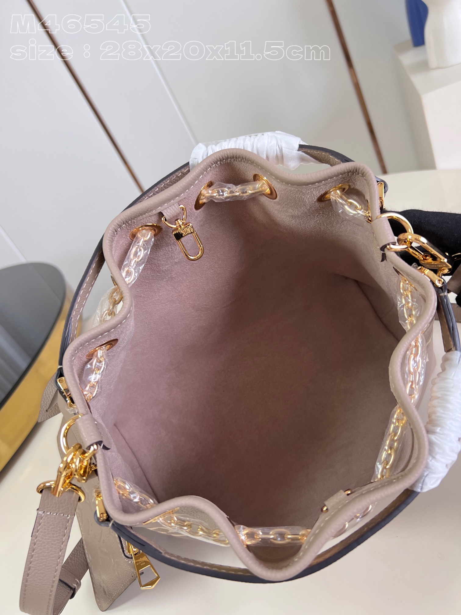 l**is V*t*n summer bundle bag
