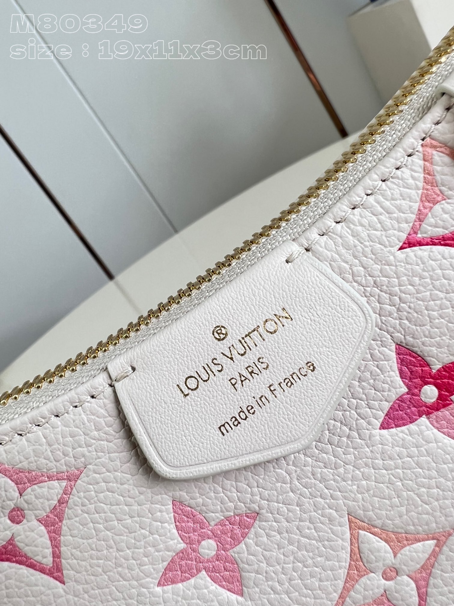 l**is V*t*n easy pouch on strap handbag