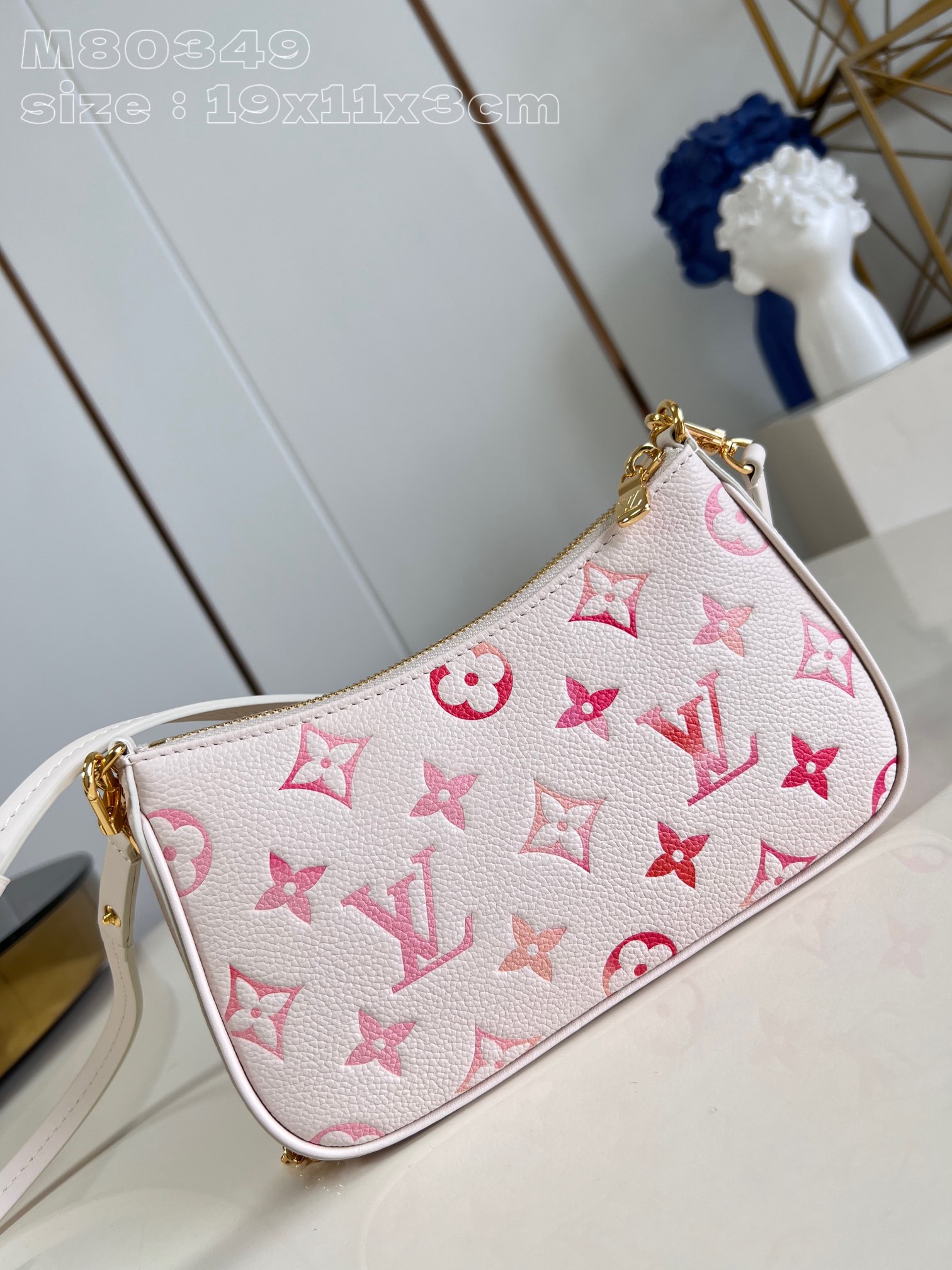 l**is V*t*n easy pouch on strap handbag