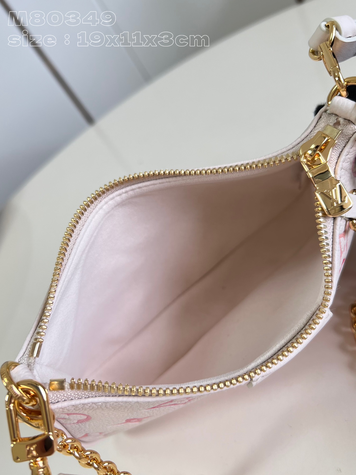 l**is V*t*n easy pouch on strap handbag