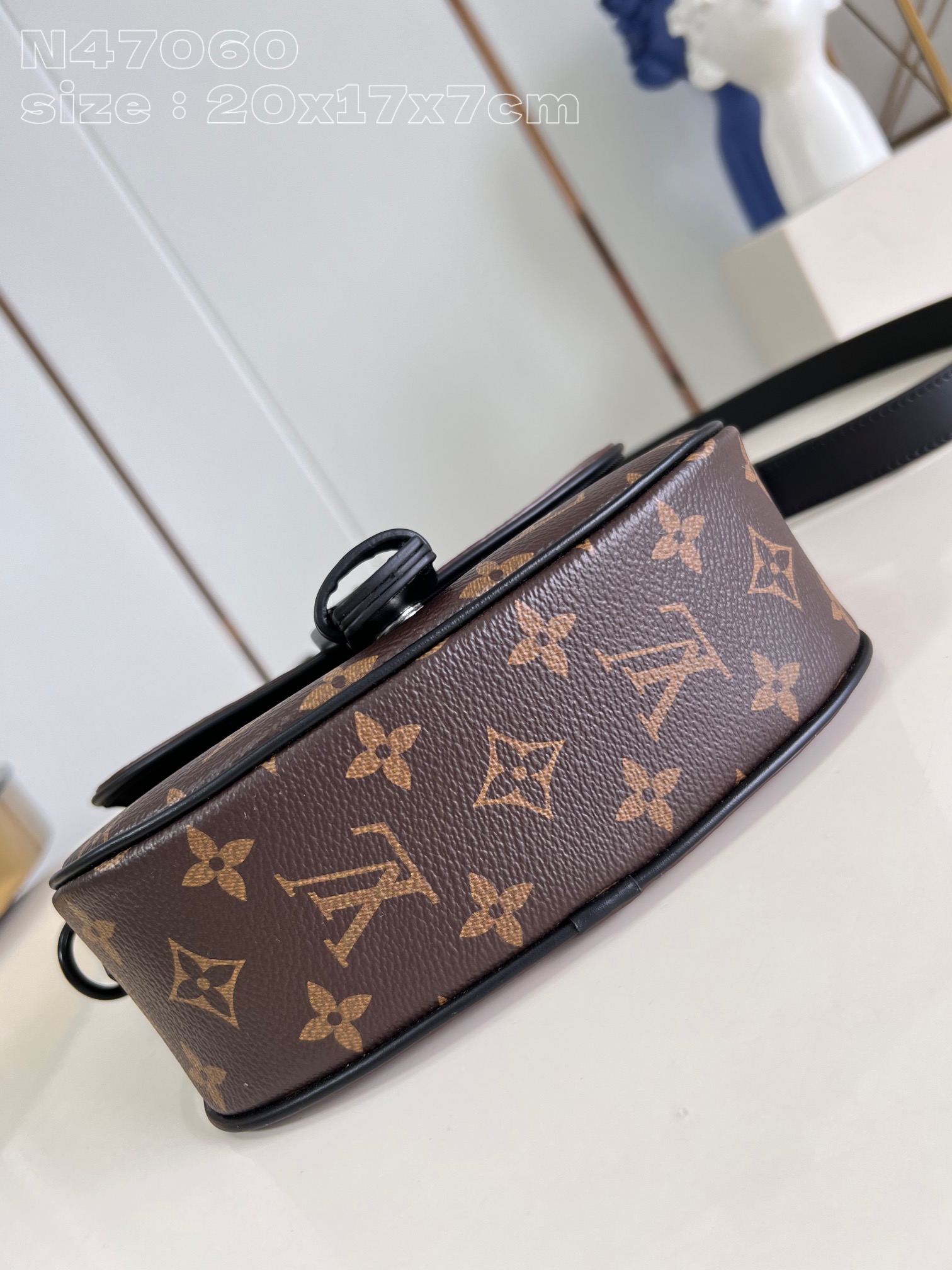 l**is V*t*n montsouris small bag