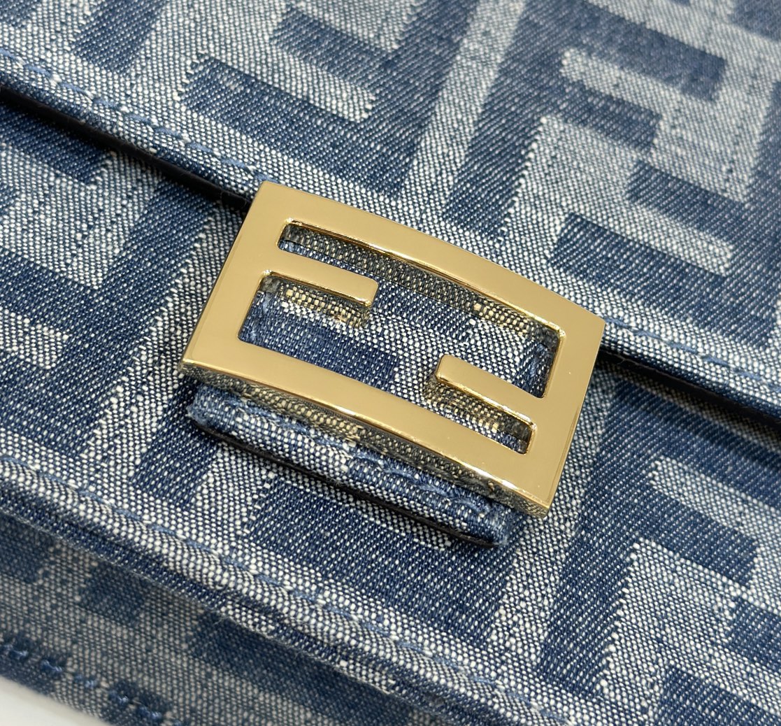 F**di baguette bag