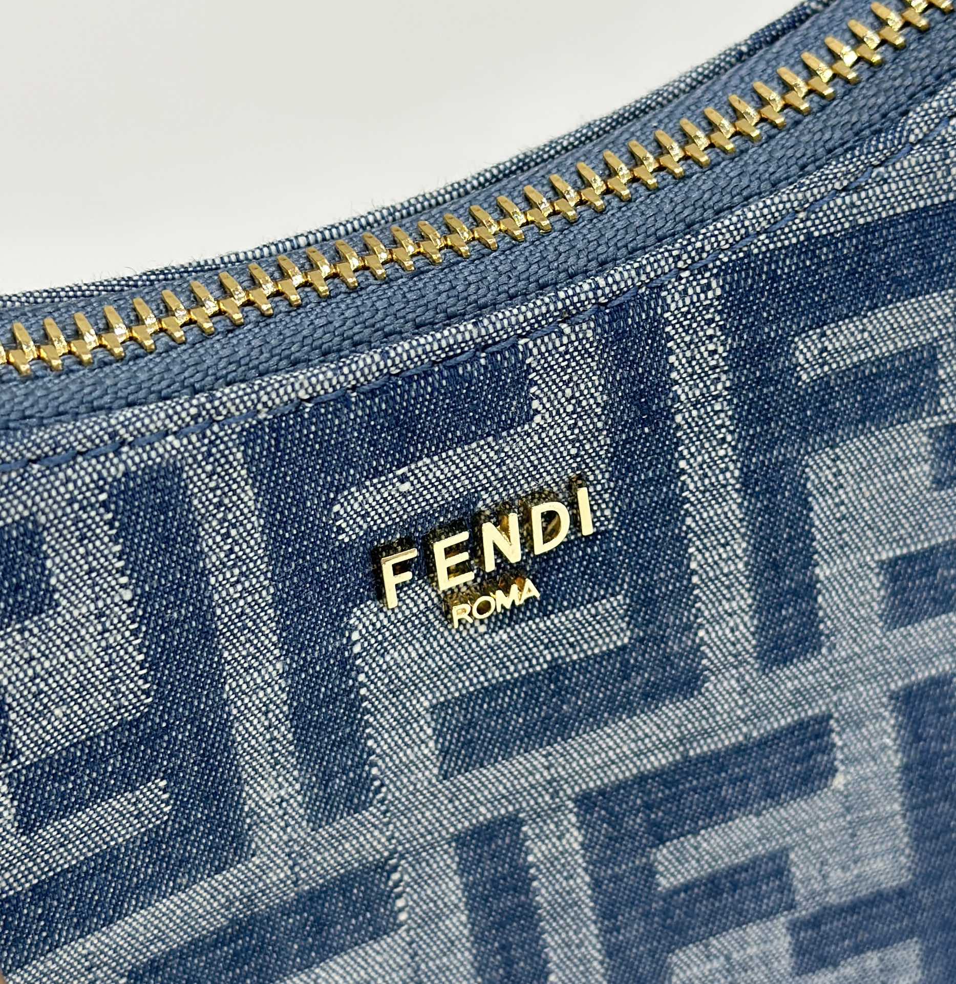 F**di mini fendessence