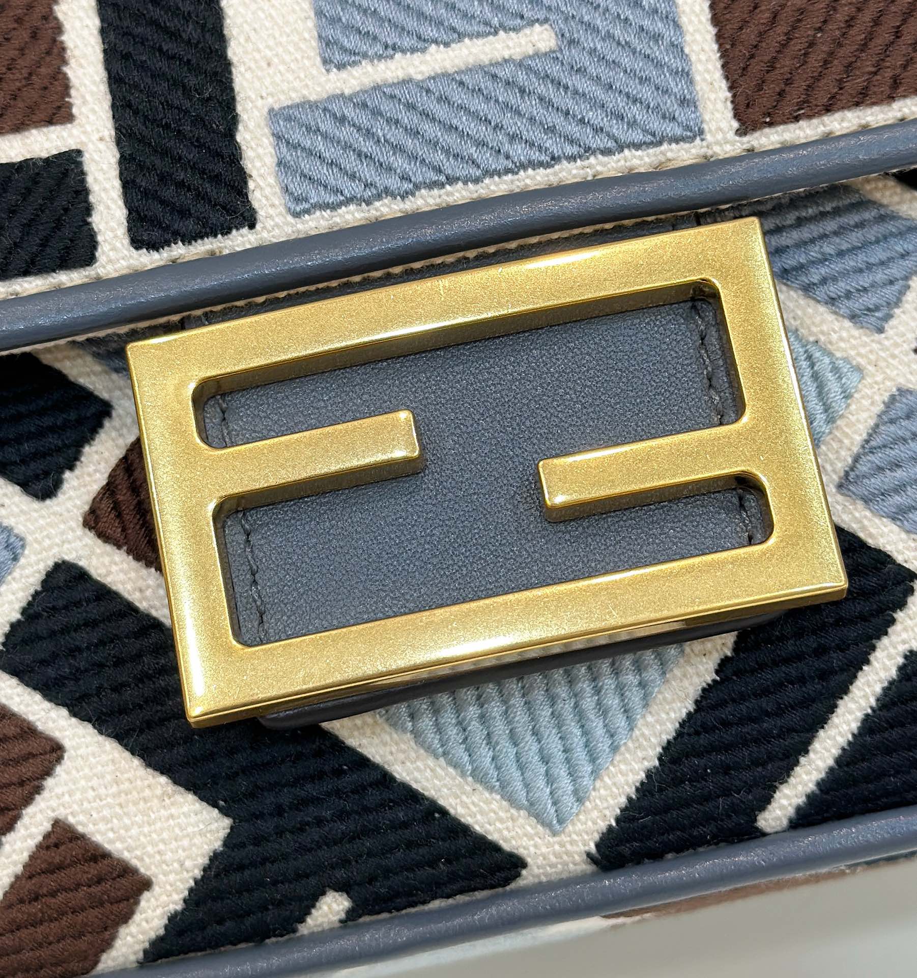 F**di baguette small bag