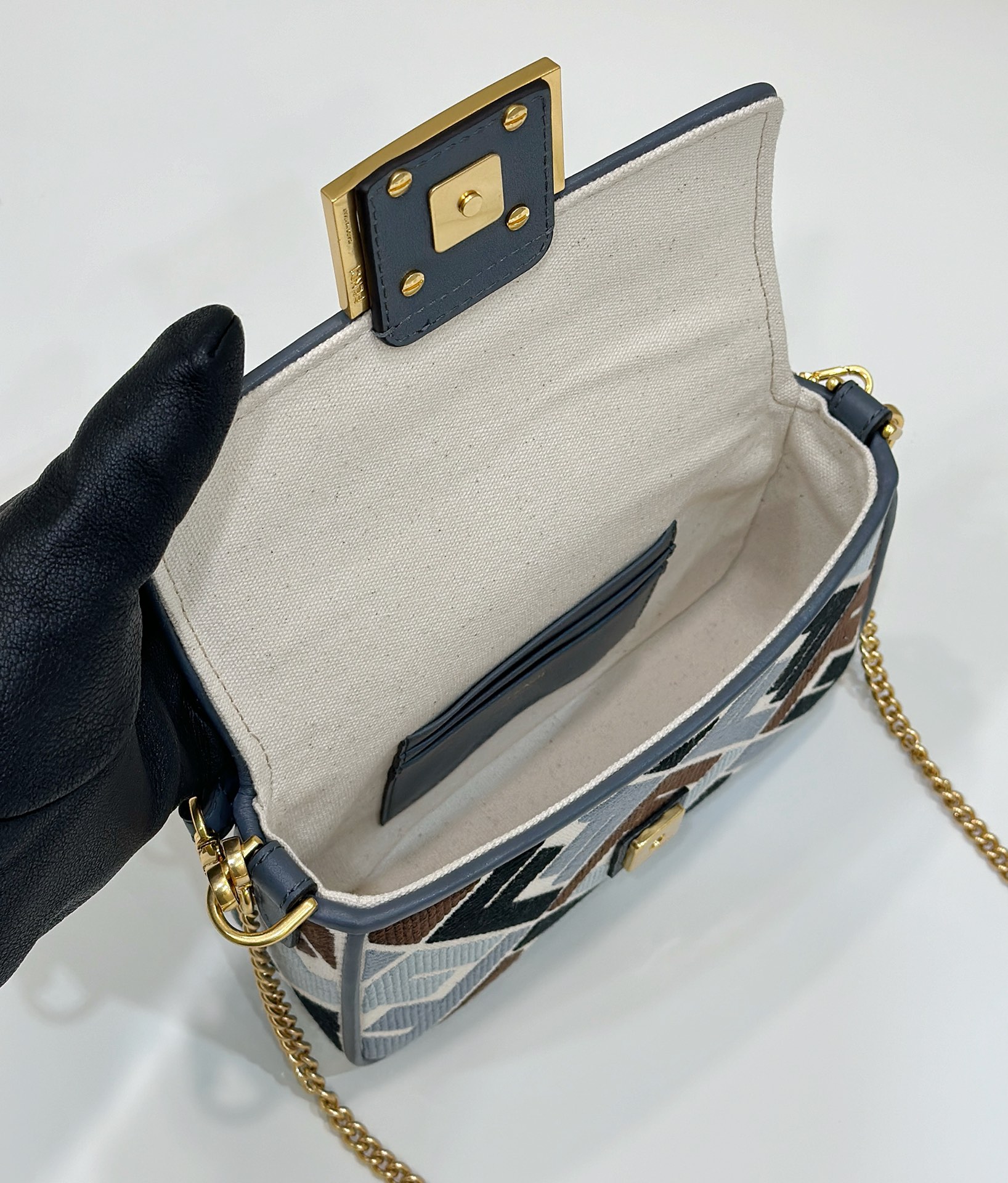 F**di baguette small bag