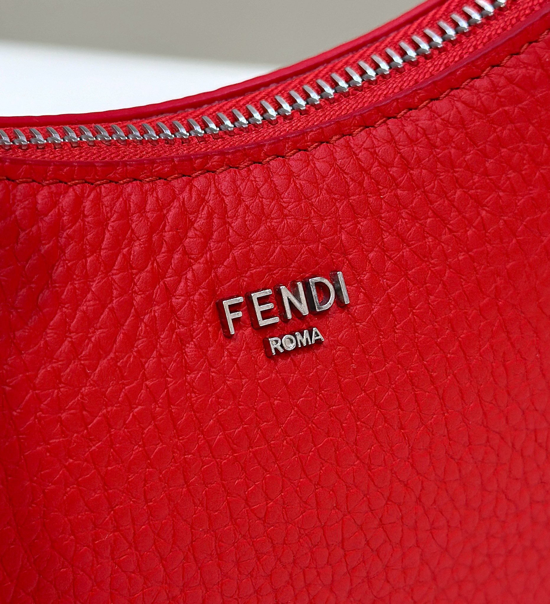 F**di mini fendessence