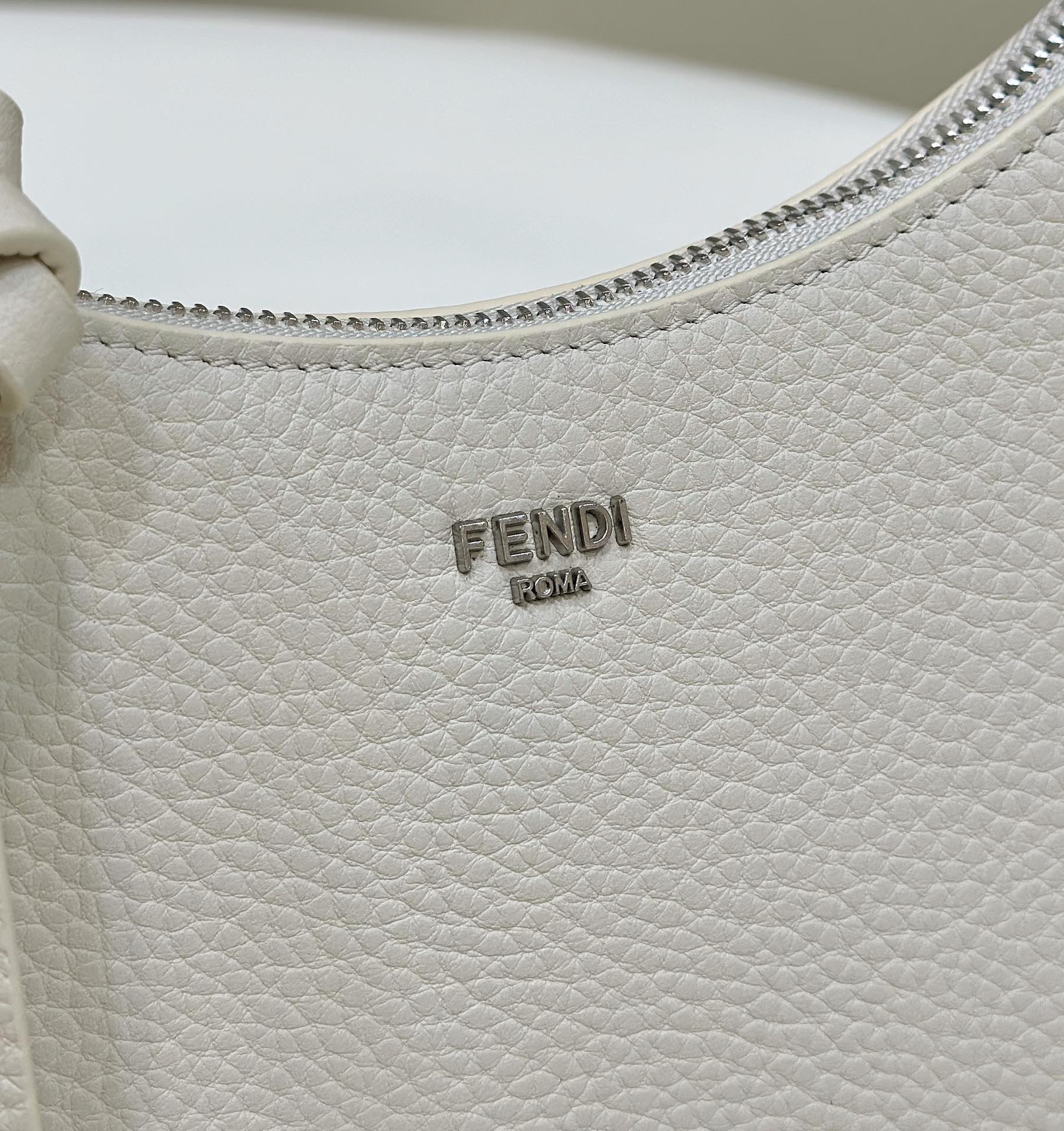 F**di mini fendessence