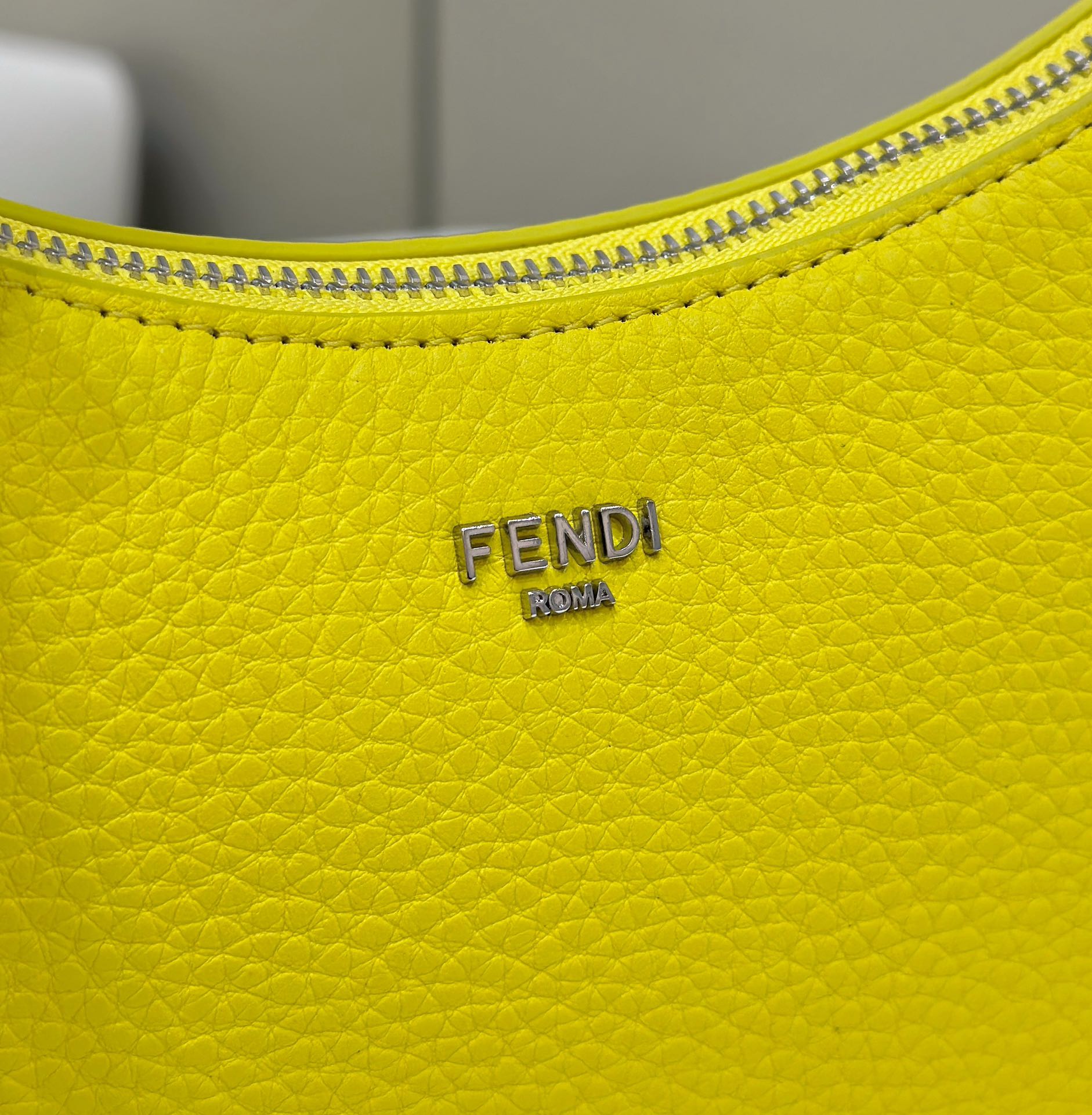 F**di mini fendessence