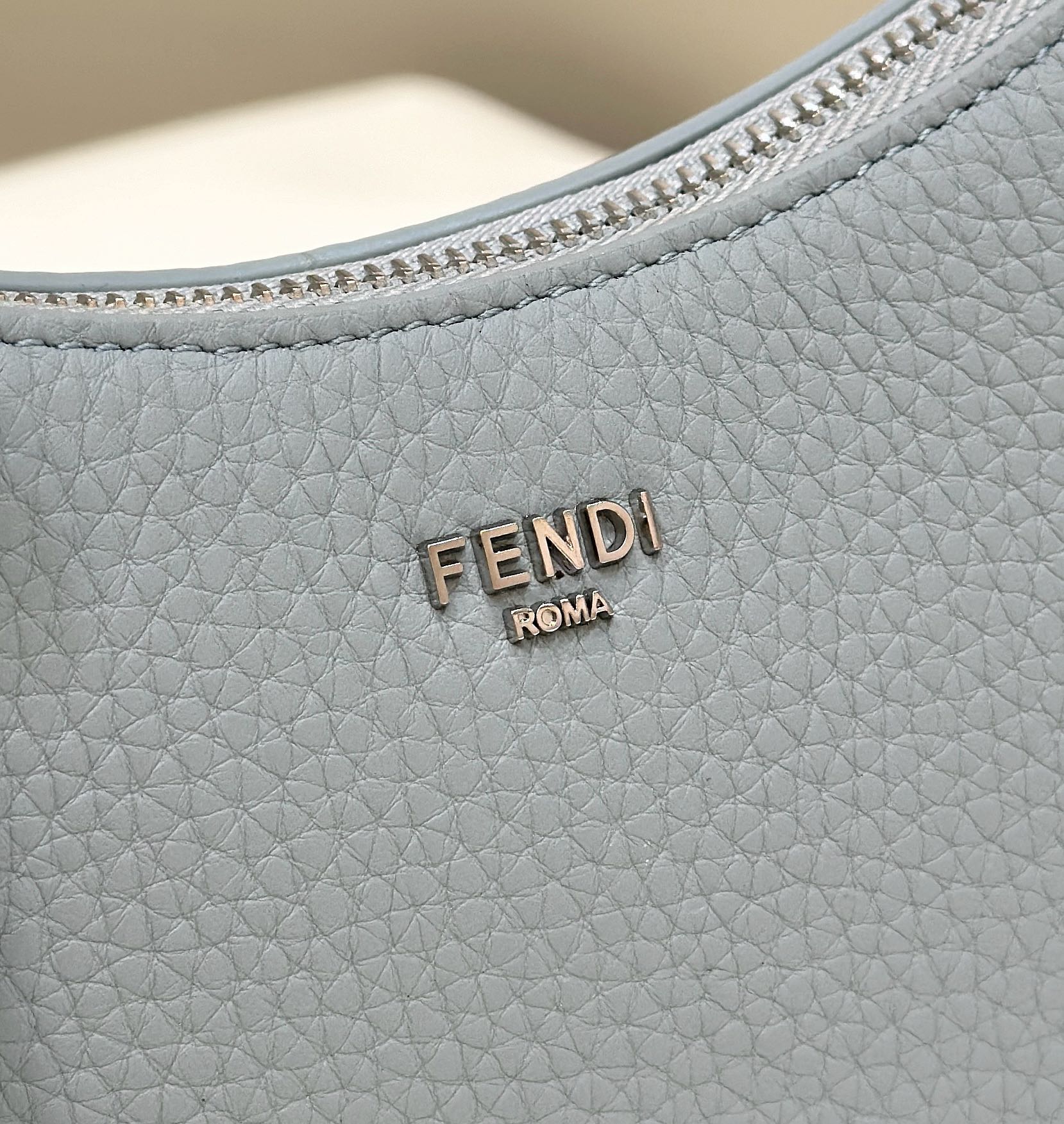 F**di mini fendessence