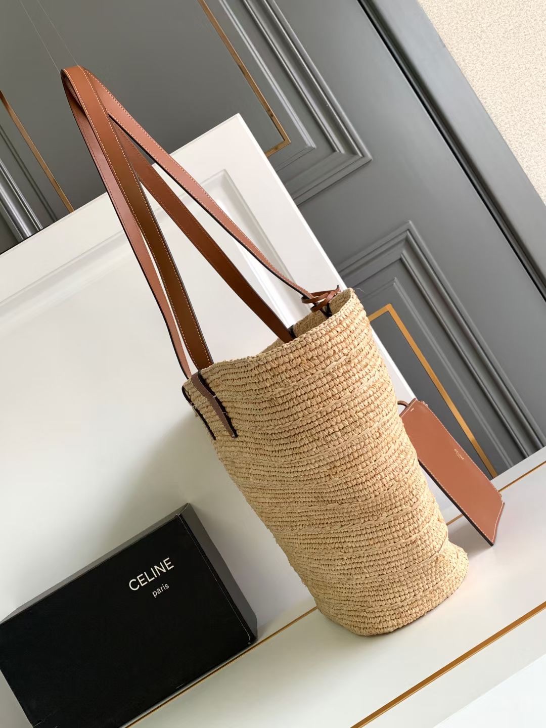 ce**e medium S*pple ce**e classic panier in raffia and calfskin