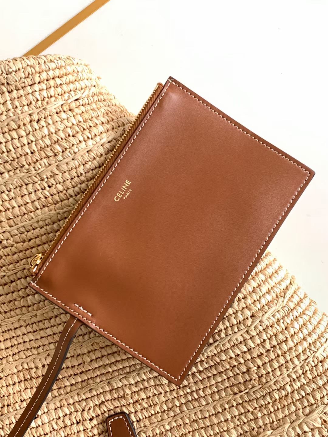 ce**e medium S*pple ce**e classic panier in raffia and calfskin