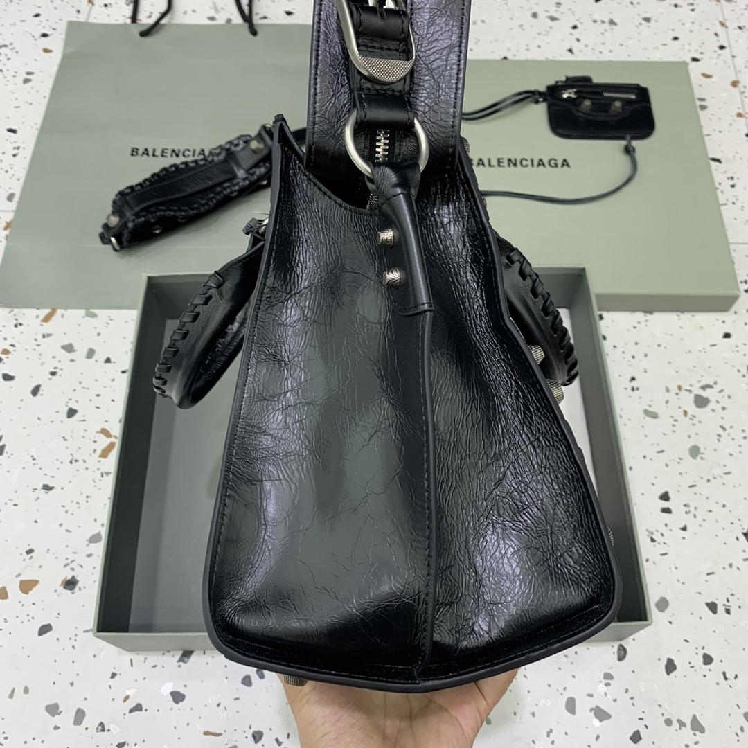 Ba*len*cia*ga neo cagole bag
