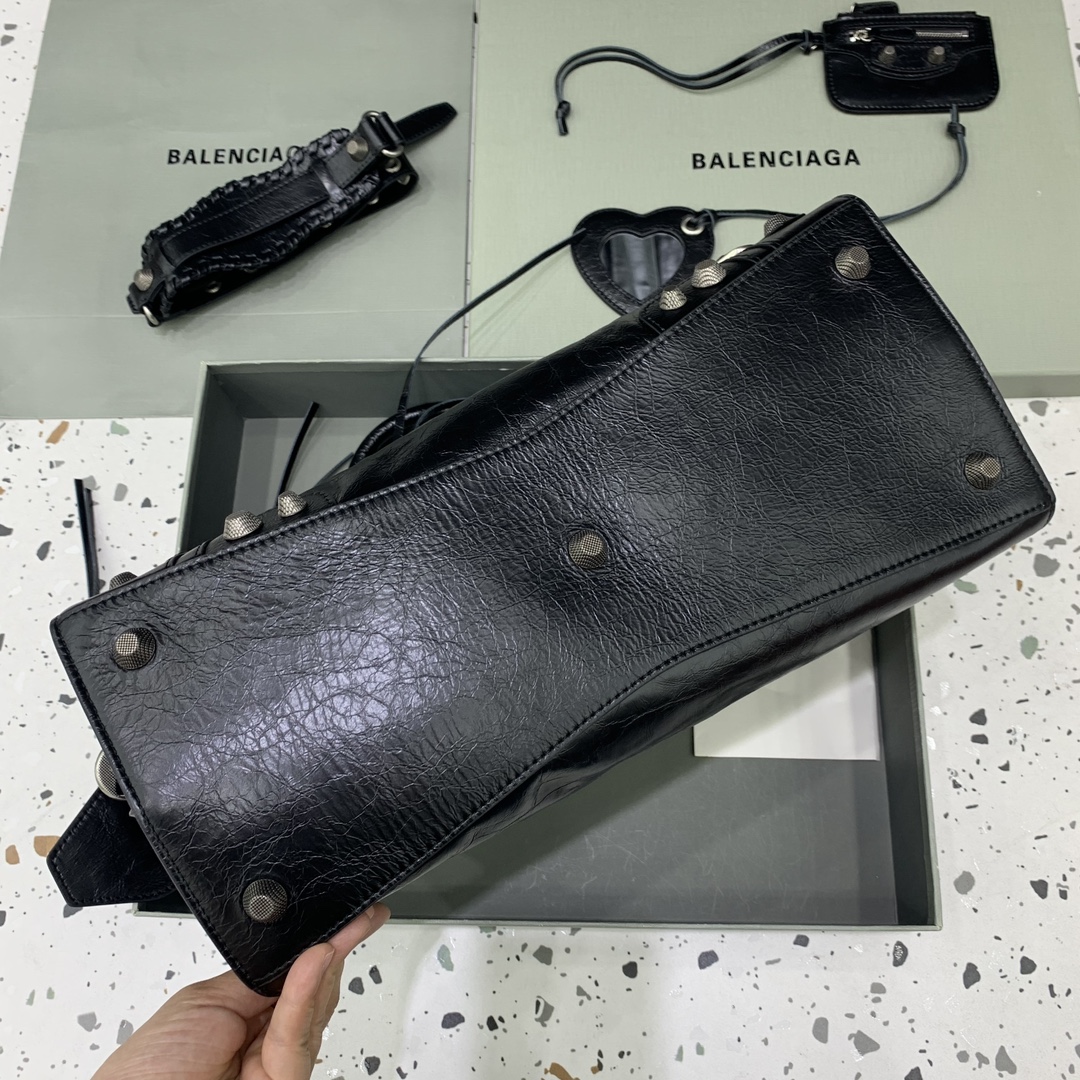 Ba*len*cia*ga neo cagole bag