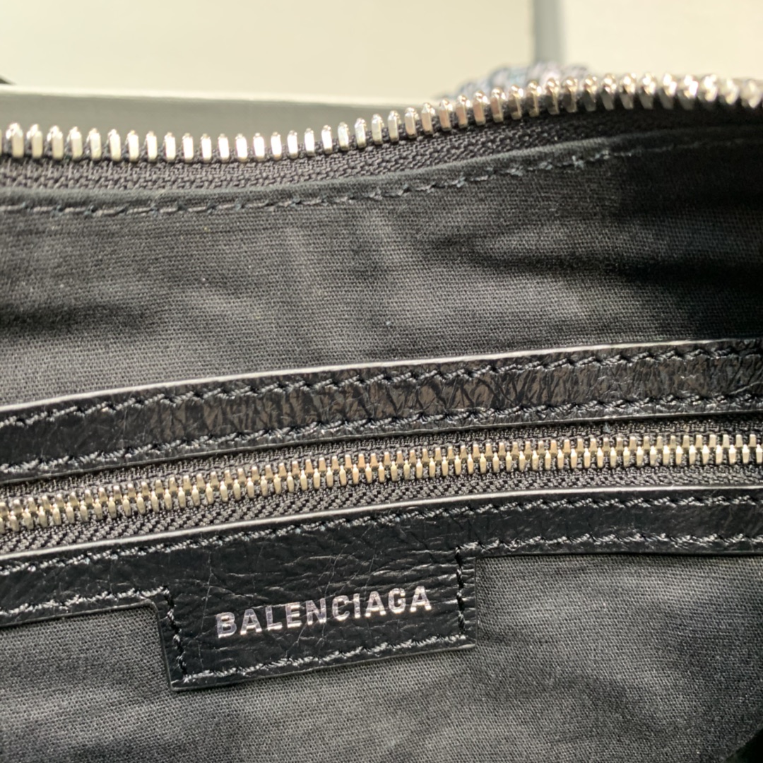 Ba*len*cia*ga le cagole