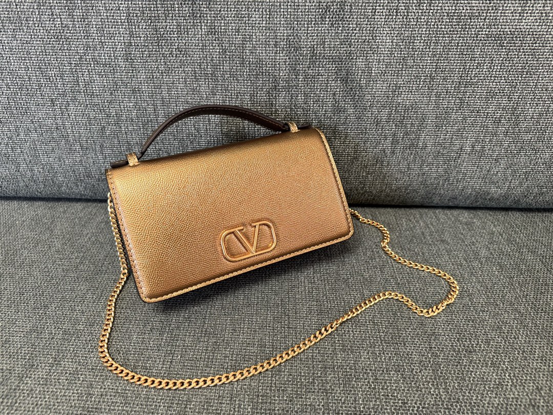 Valentino Garavani Vring WOC Chain Bag