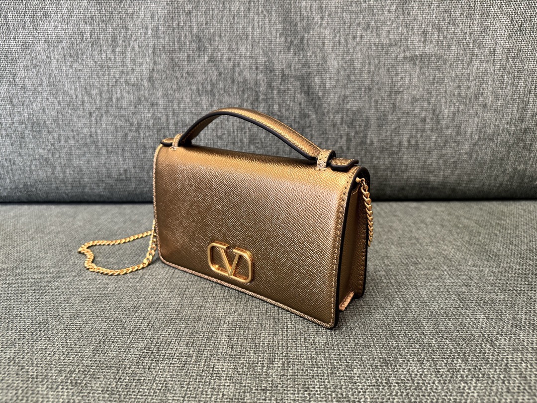 Valentino Garavani Vring WOC Chain Bag
