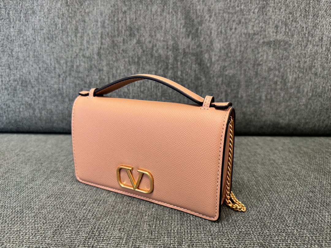 Valentino Garavani Vring WOC Chain Bag