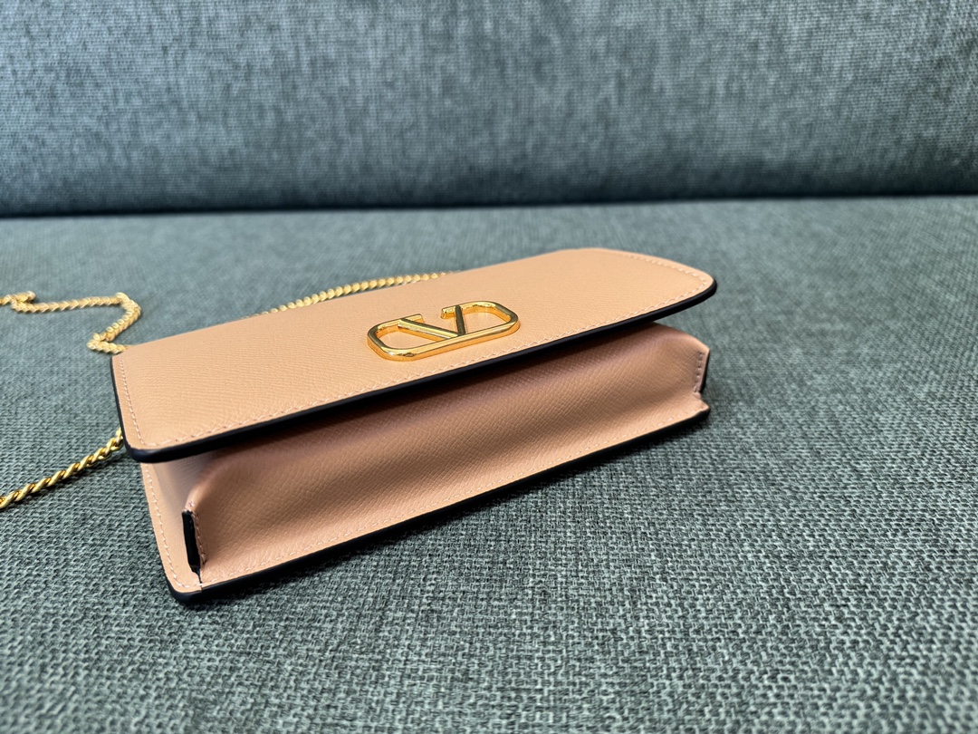 Valentino Garavani Vring WOC Chain Bag