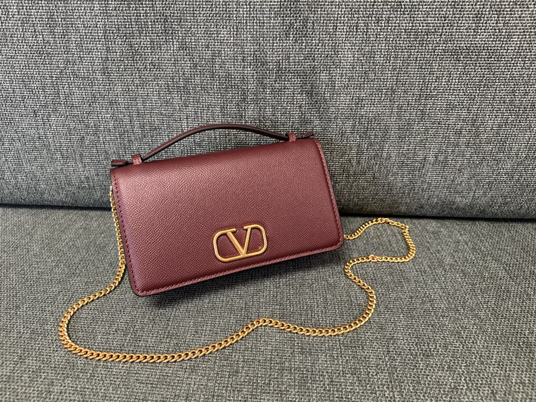 Valentino Garavani Vring WOC Chain Bag