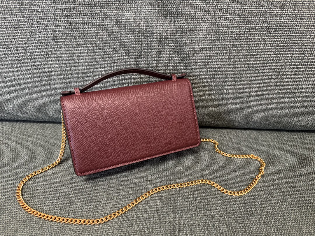 Valentino Garavani Vring WOC Chain Bag
