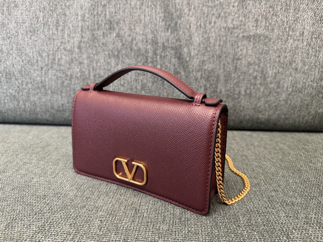 Valentino Garavani Vring WOC Chain Bag