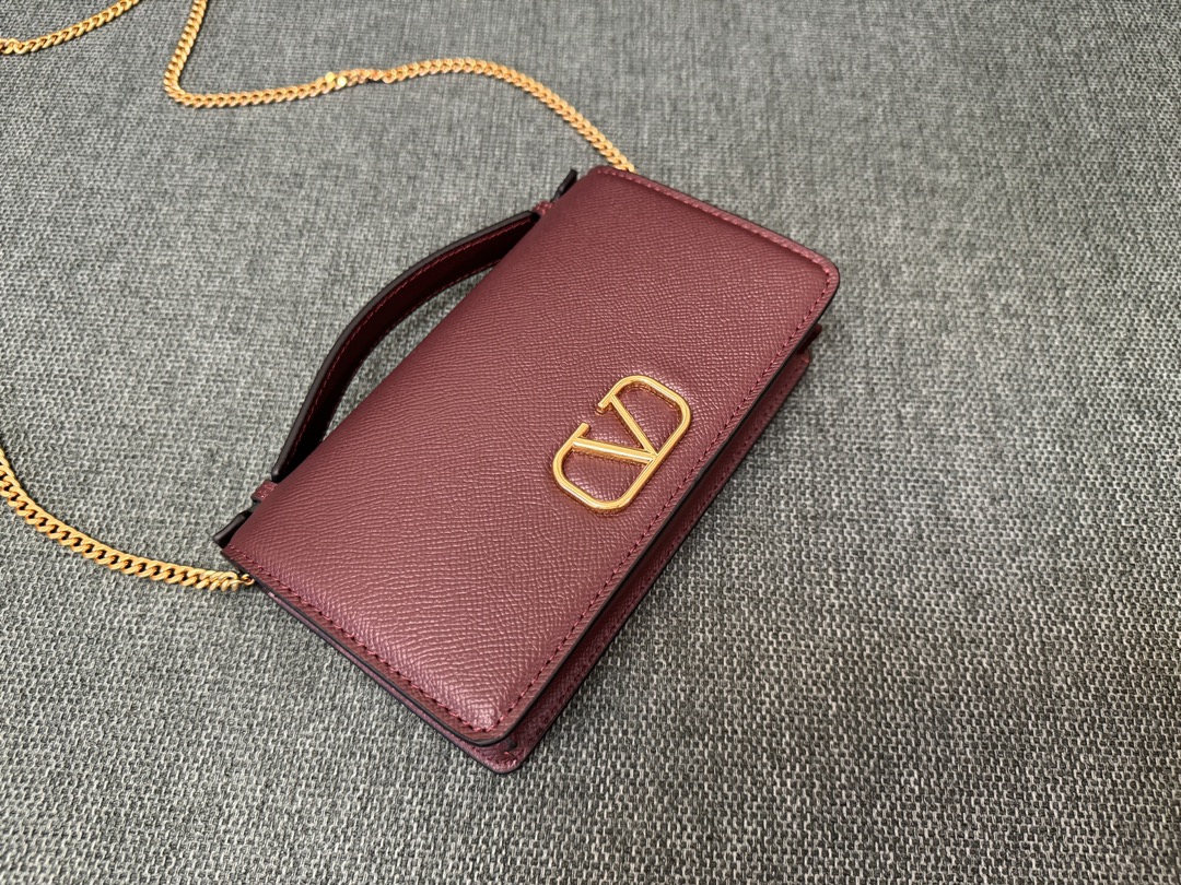 Valentino Garavani Vring WOC Chain Bag