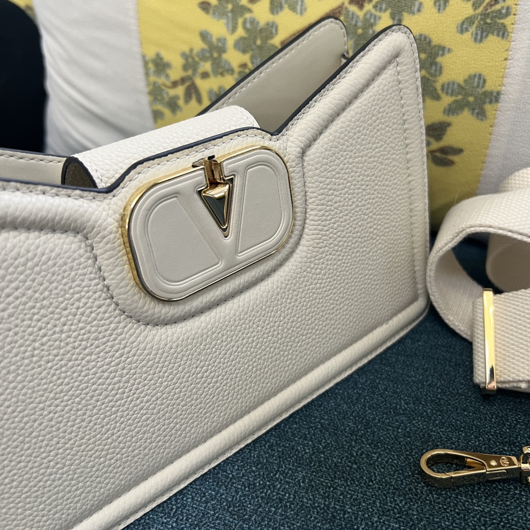 Valentino Garavani Handbag