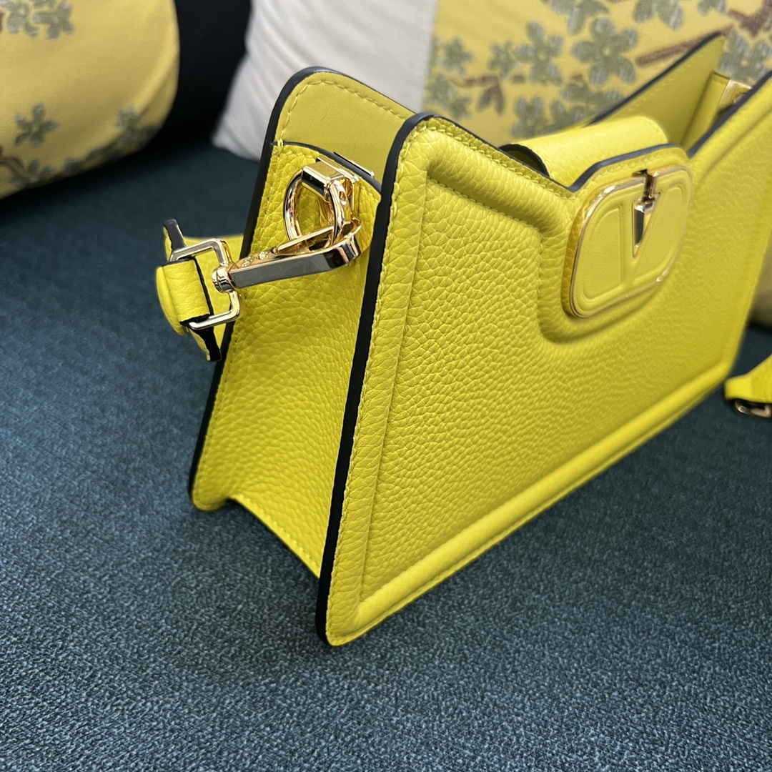 Valentino Garavani Handbag