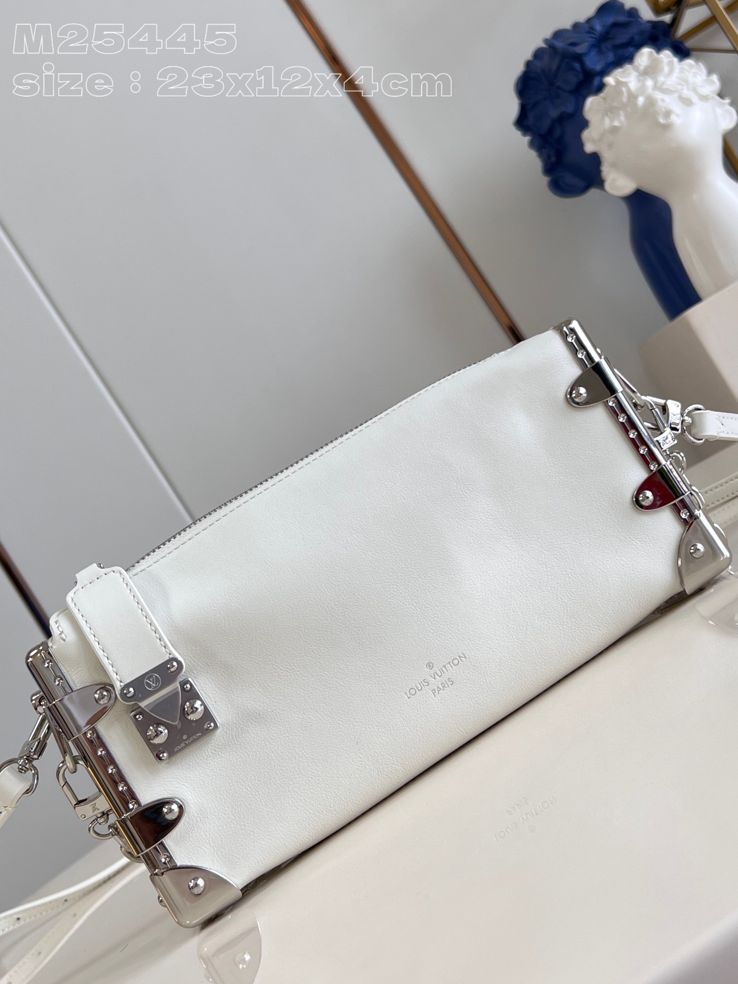 l**is V*t*n slim trunk handbag
