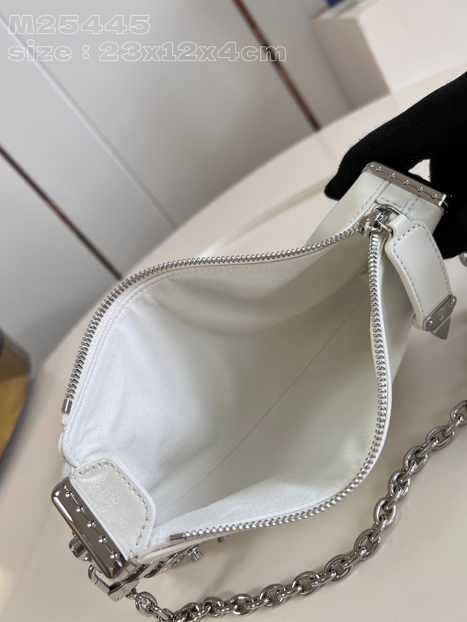 l**is V*t*n slim trunk handbag