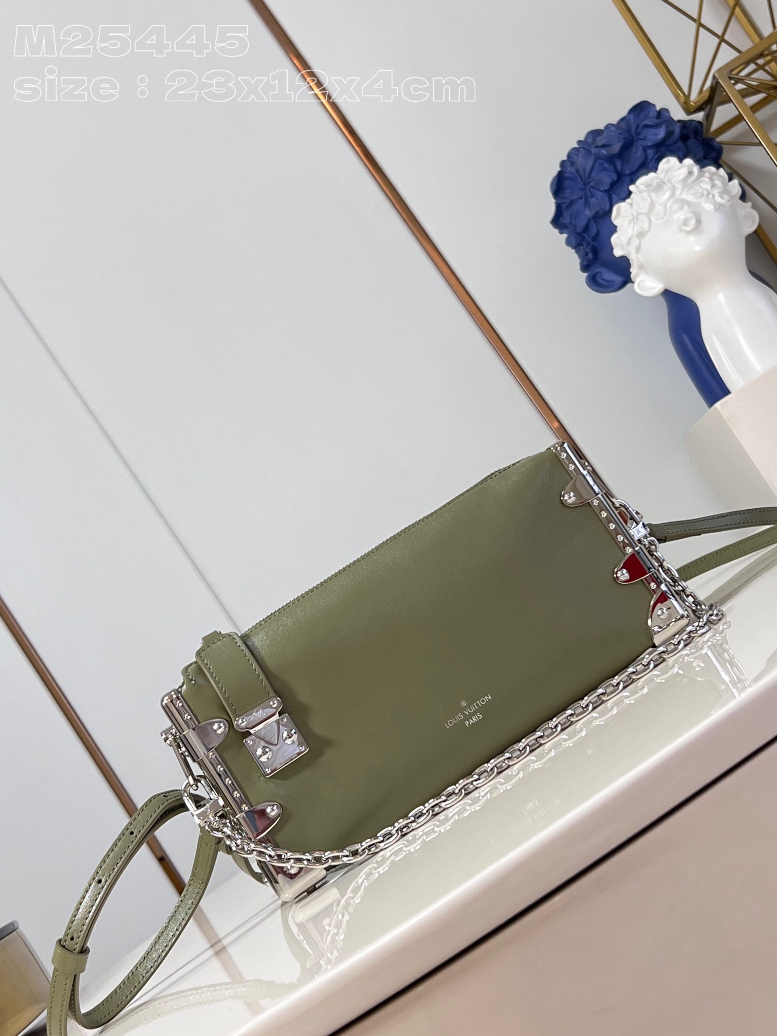 l**is V*t*n slim trunk handbag