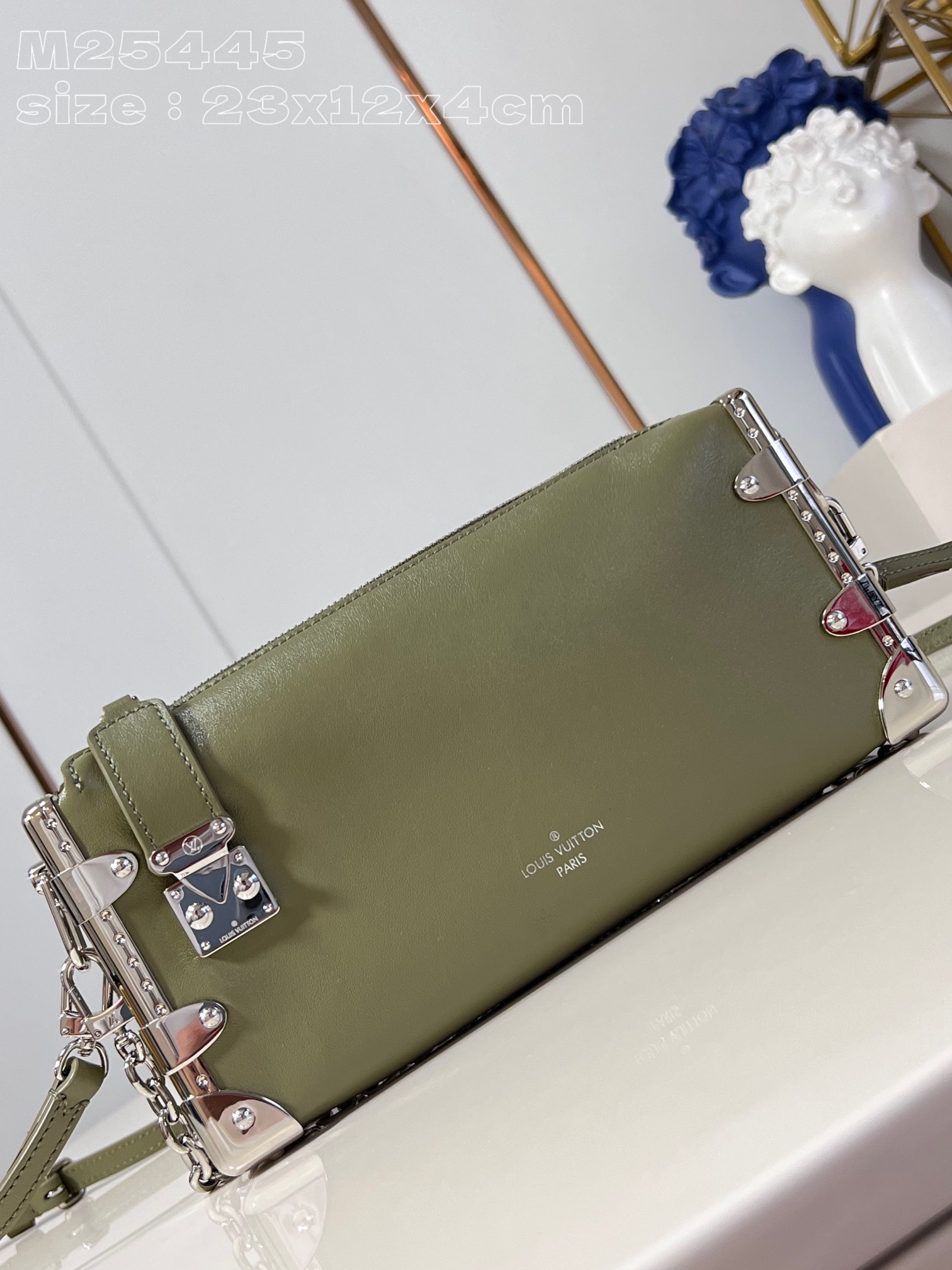 l**is V*t*n slim trunk handbag