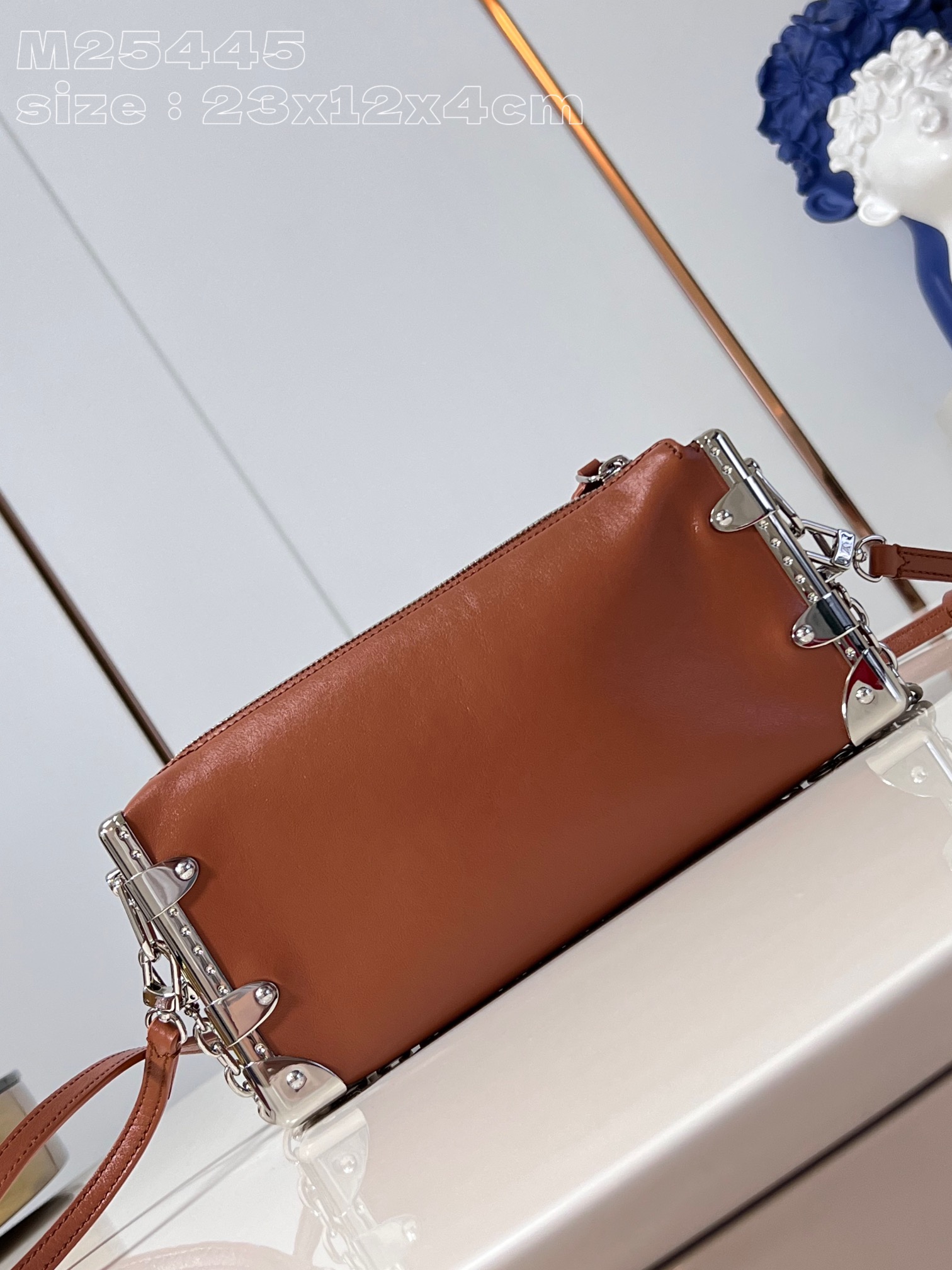 l**is V*t*n slim trunk handbag