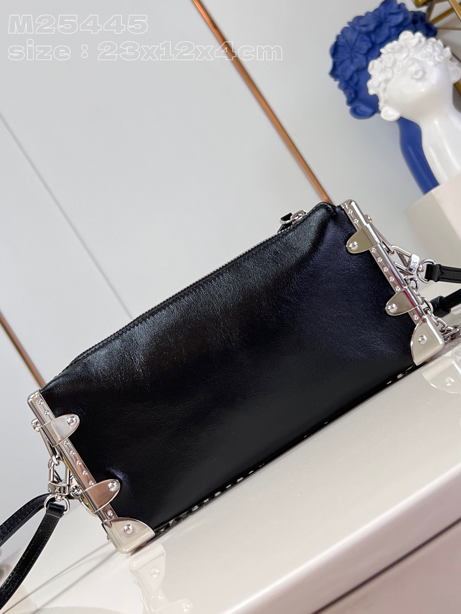 l**is V*t*n slim trunk handbag