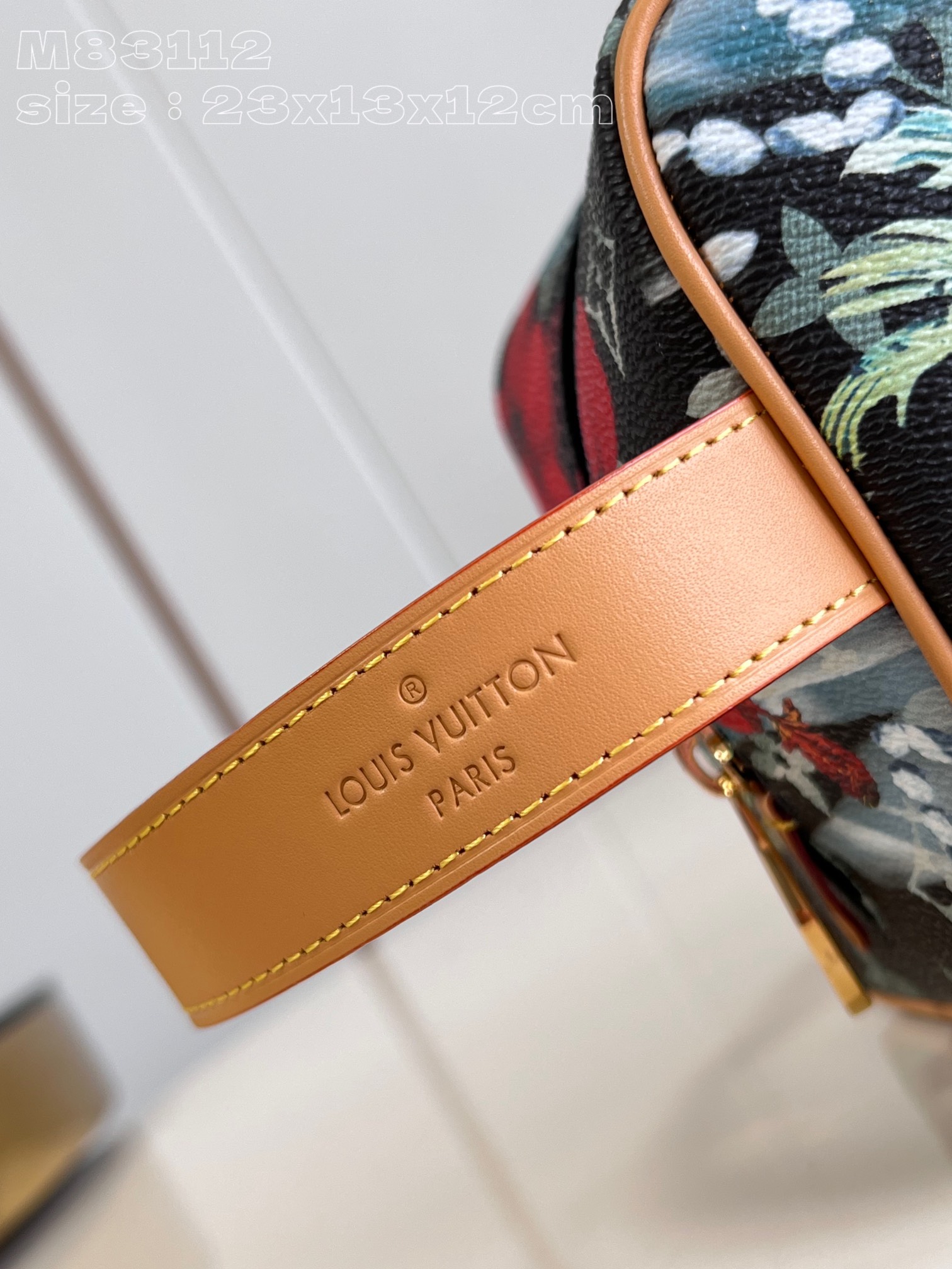 l**is V*t*n locker dopp kit