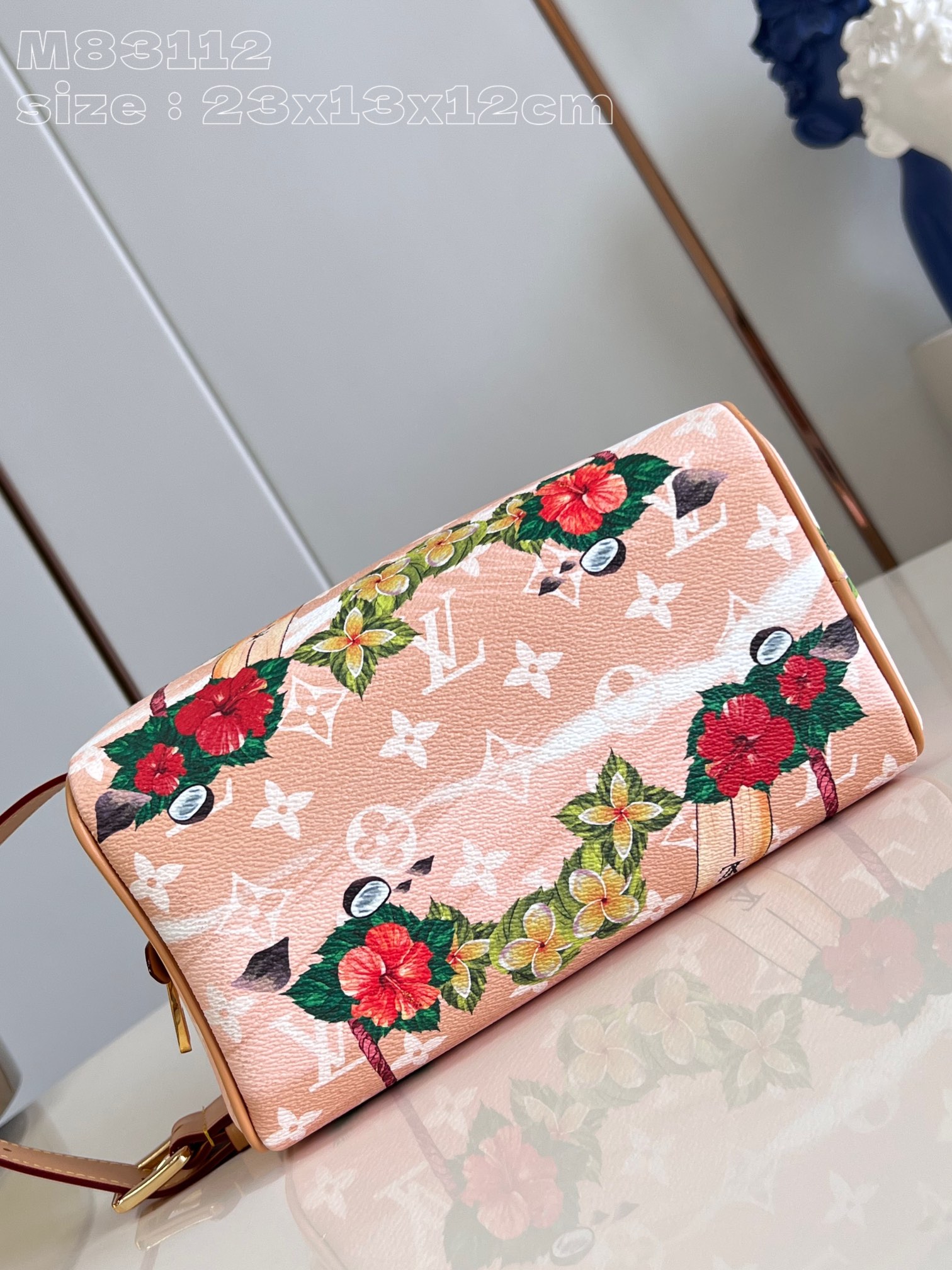 l**is V*t*n locker dopp kit