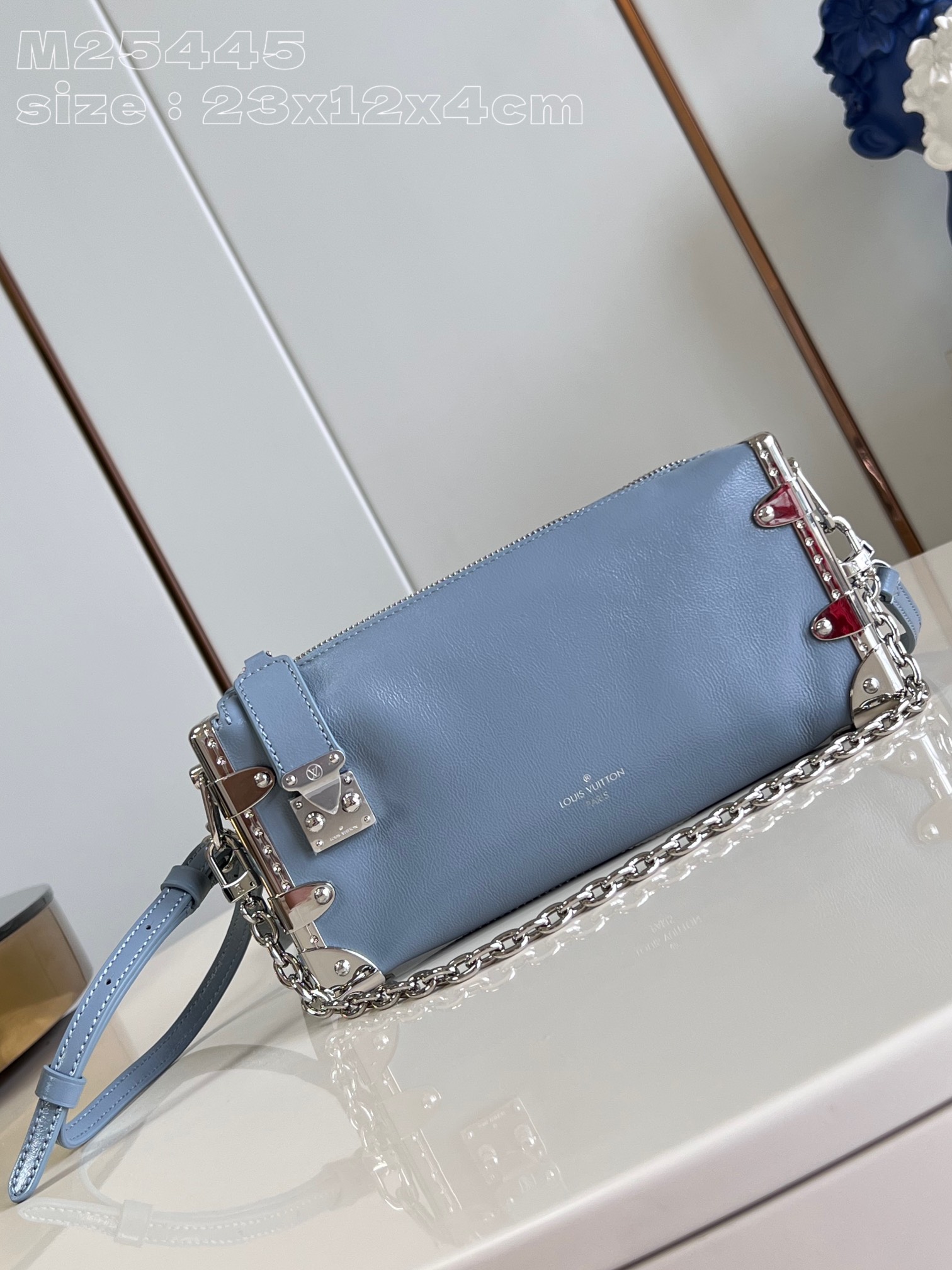 l**is V*t*n slim trunk handbag