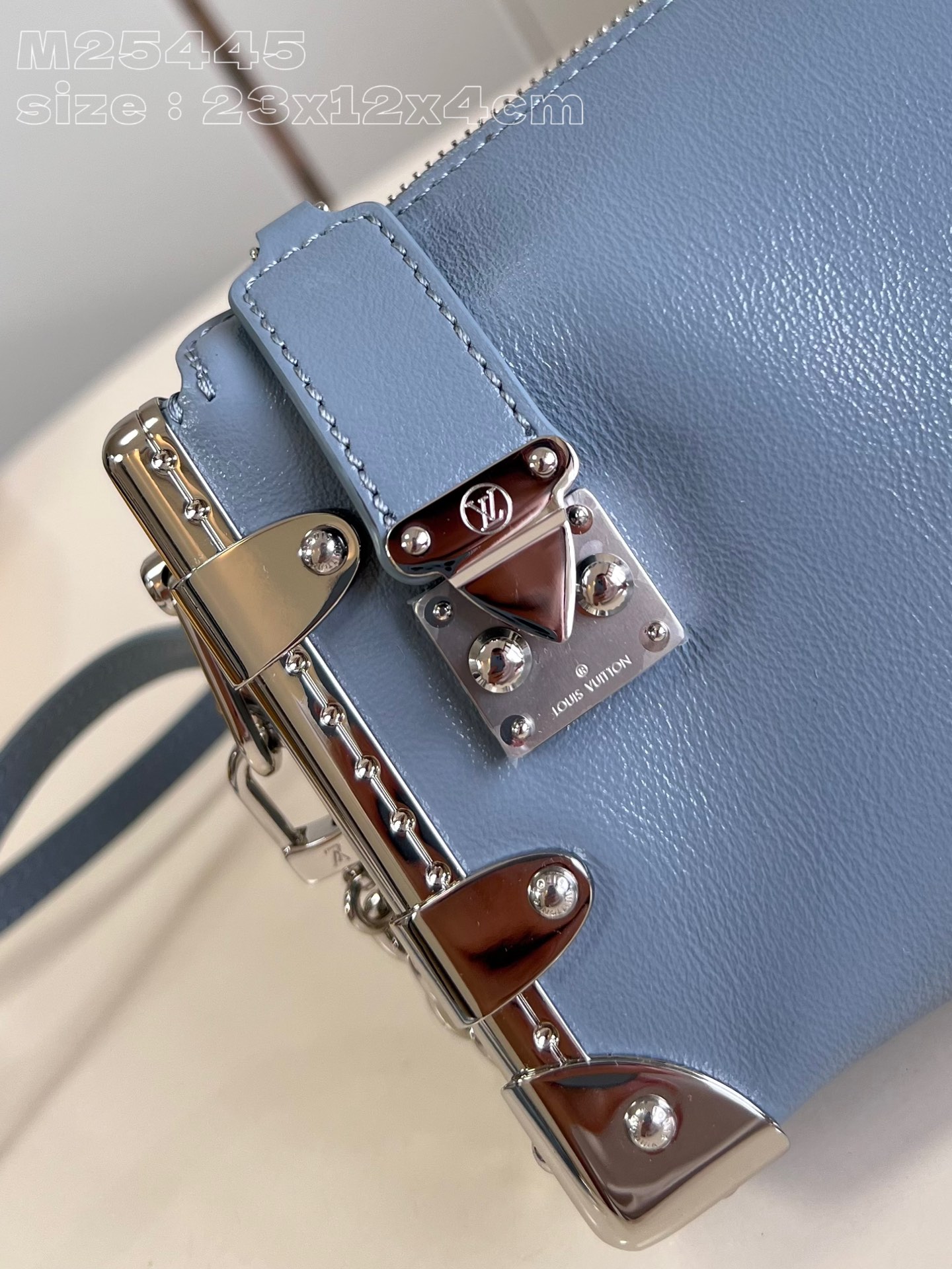 l**is V*t*n slim trunk handbag