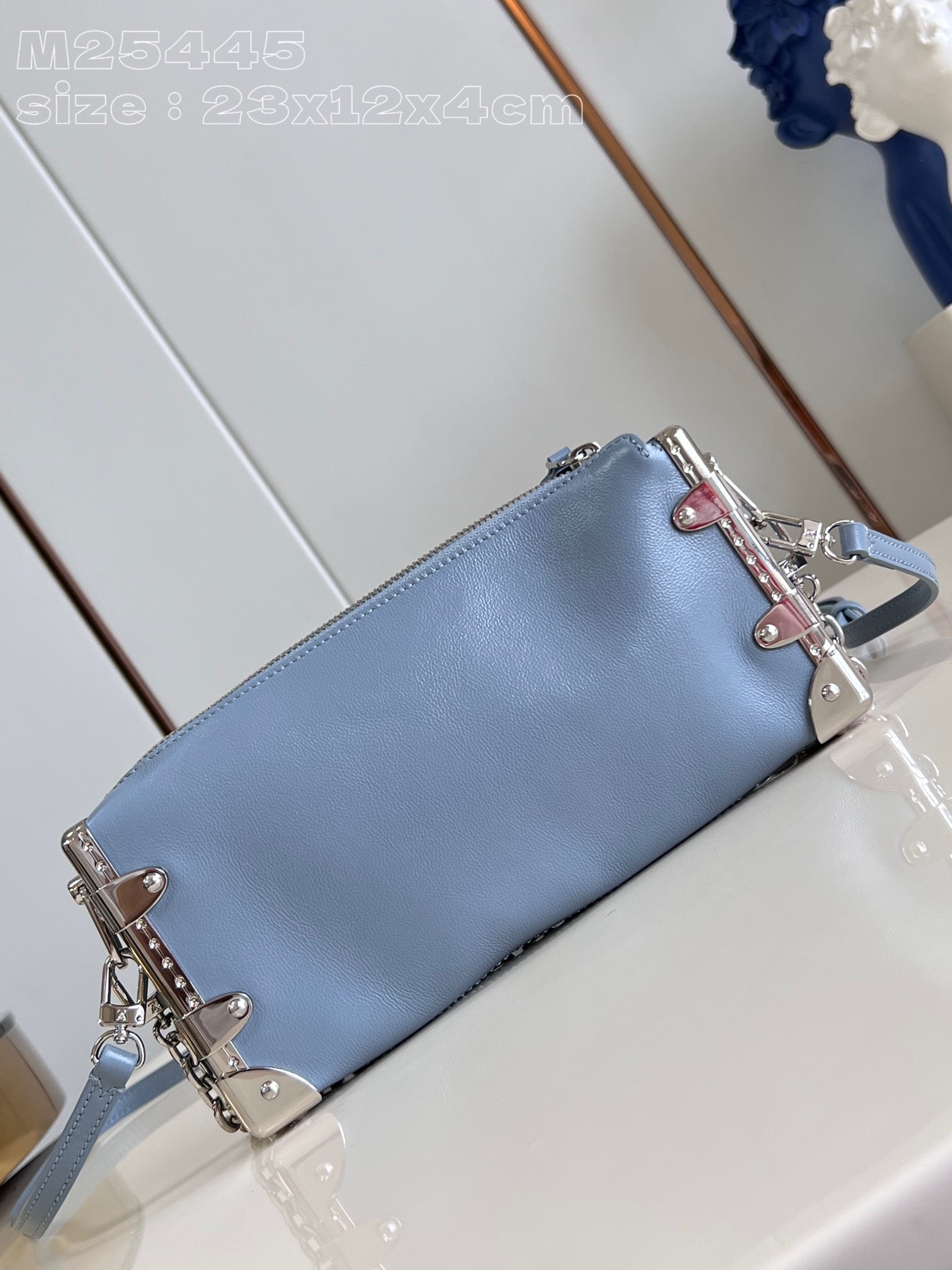 l**is V*t*n slim trunk handbag