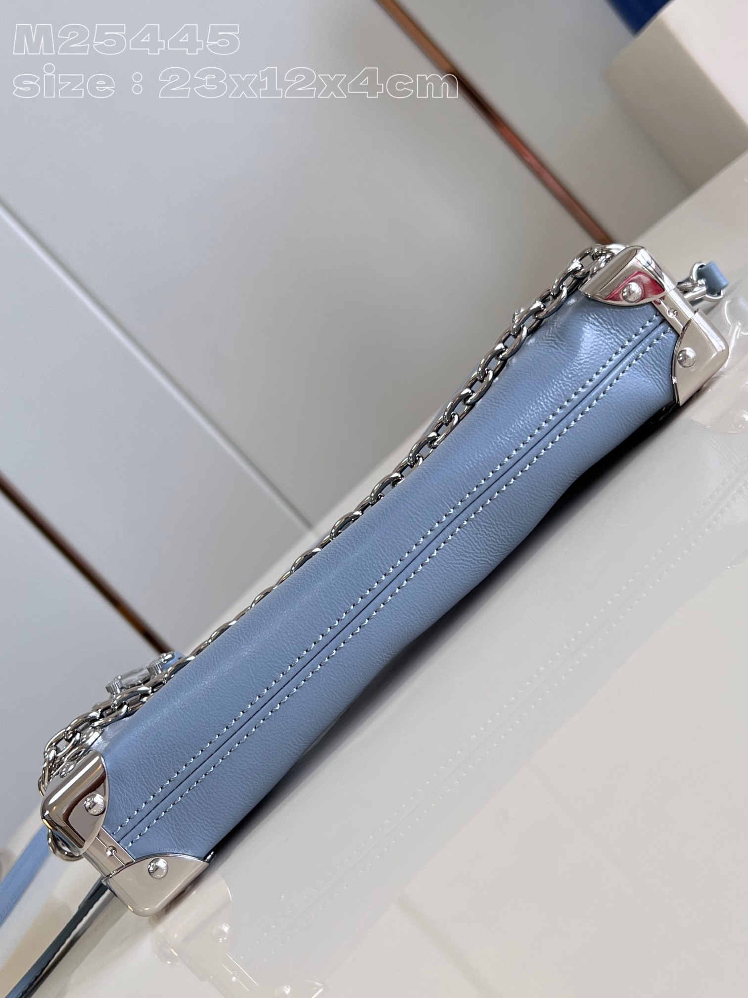 l**is V*t*n slim trunk handbag