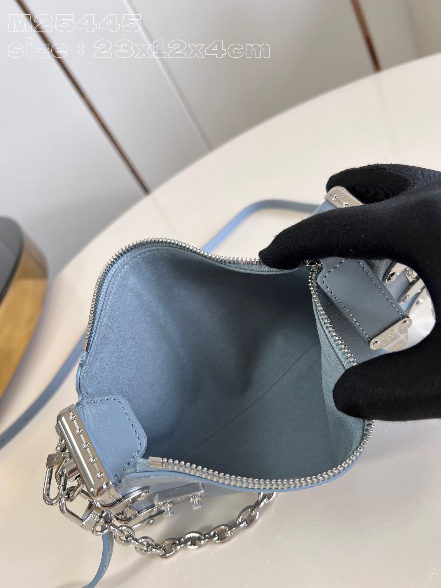 l**is V*t*n slim trunk handbag