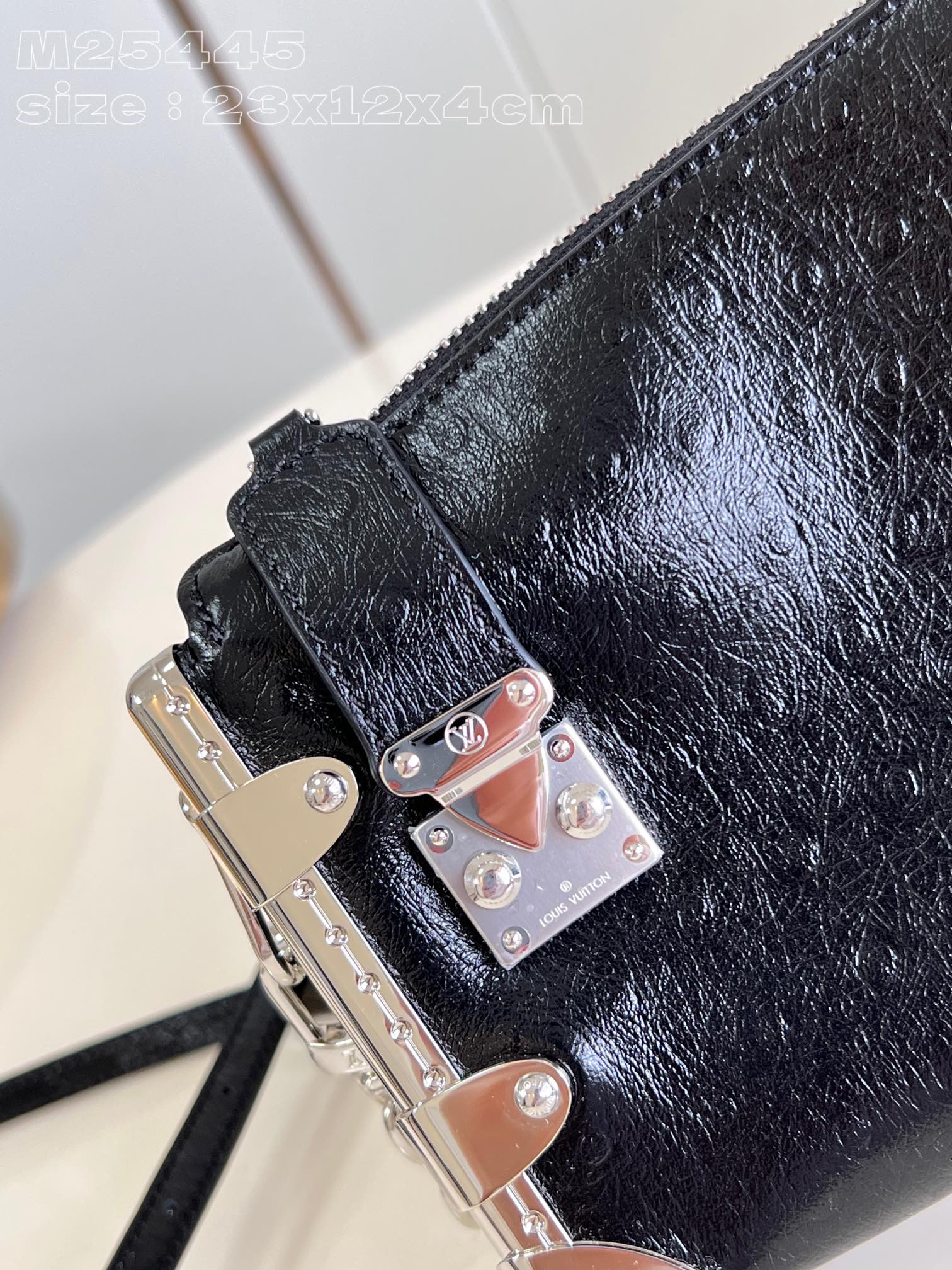 l**is V*t*n slim trunk handbag
