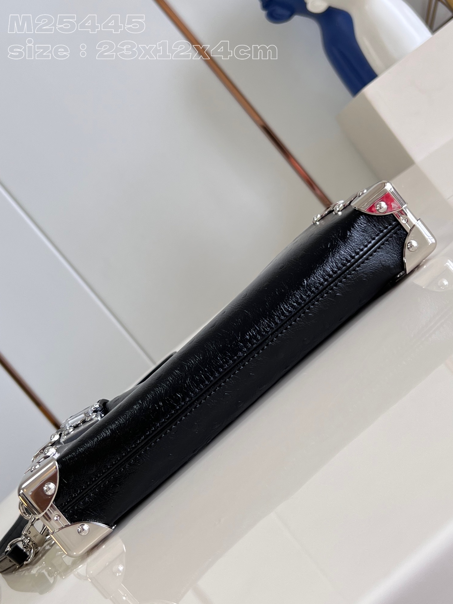 l**is V*t*n slim trunk handbag