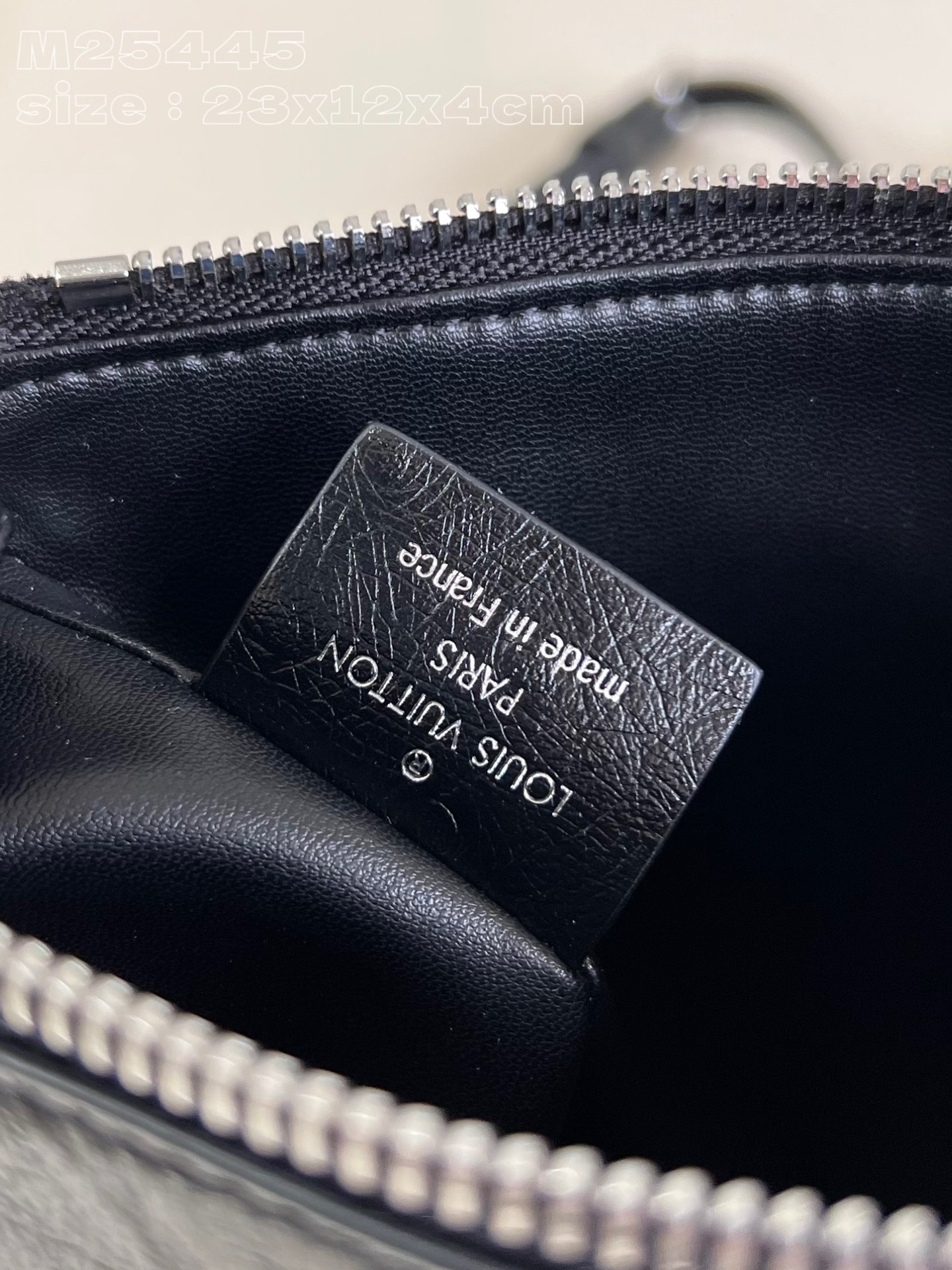 l**is V*t*n slim trunk handbag