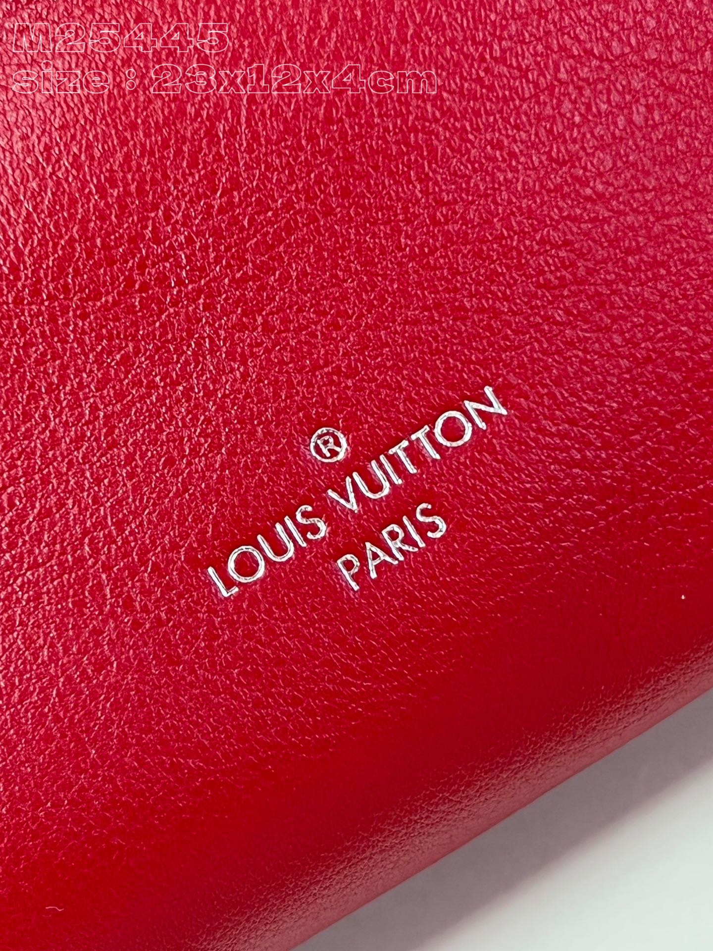 l**is V*t*n slim trunk handbag