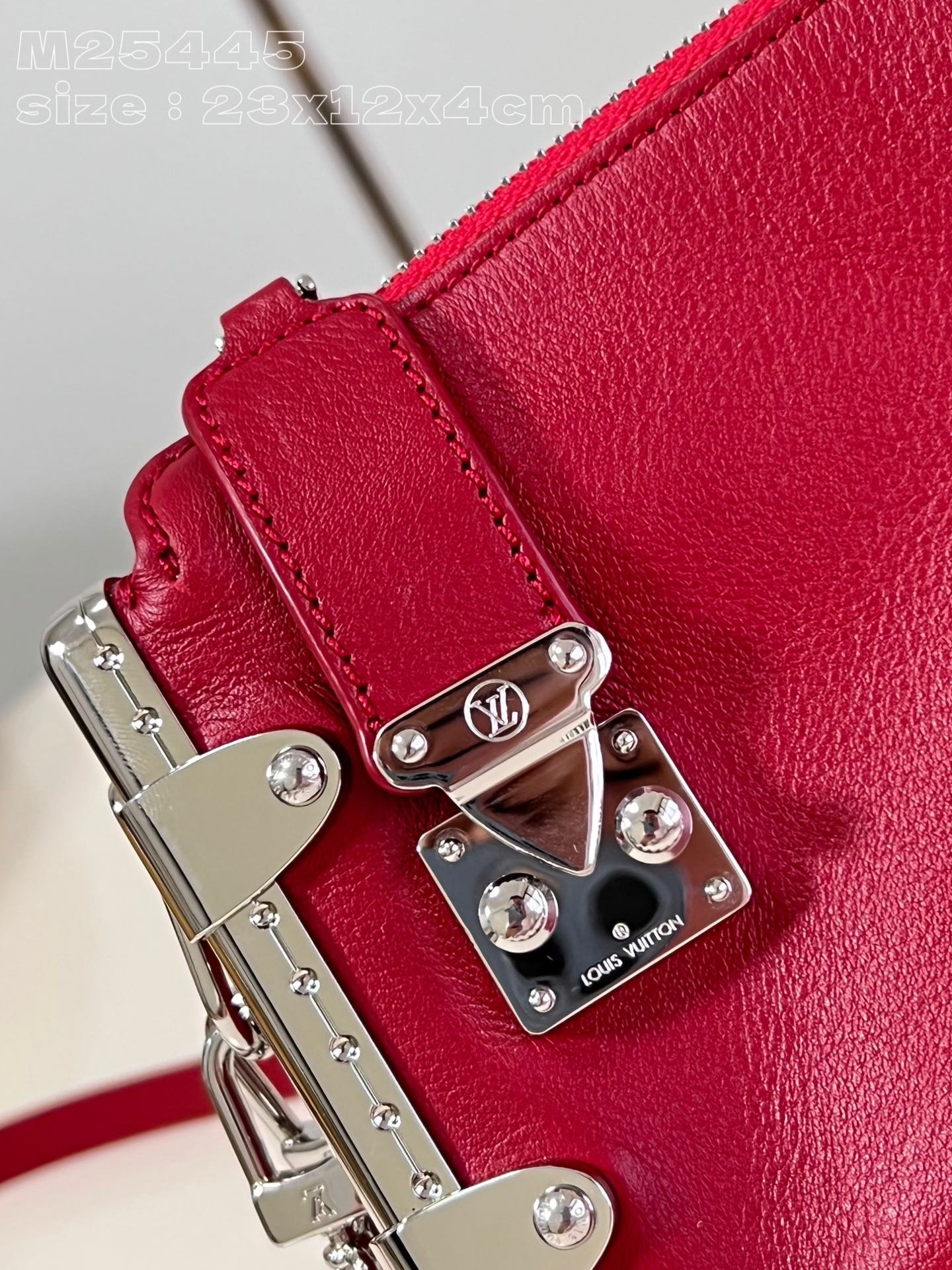 l**is V*t*n slim trunk handbag