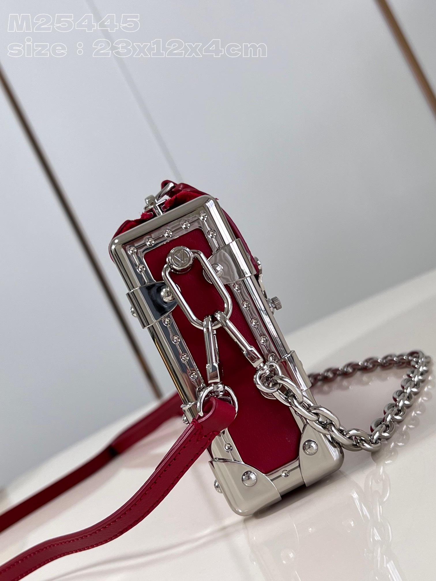 l**is V*t*n slim trunk handbag