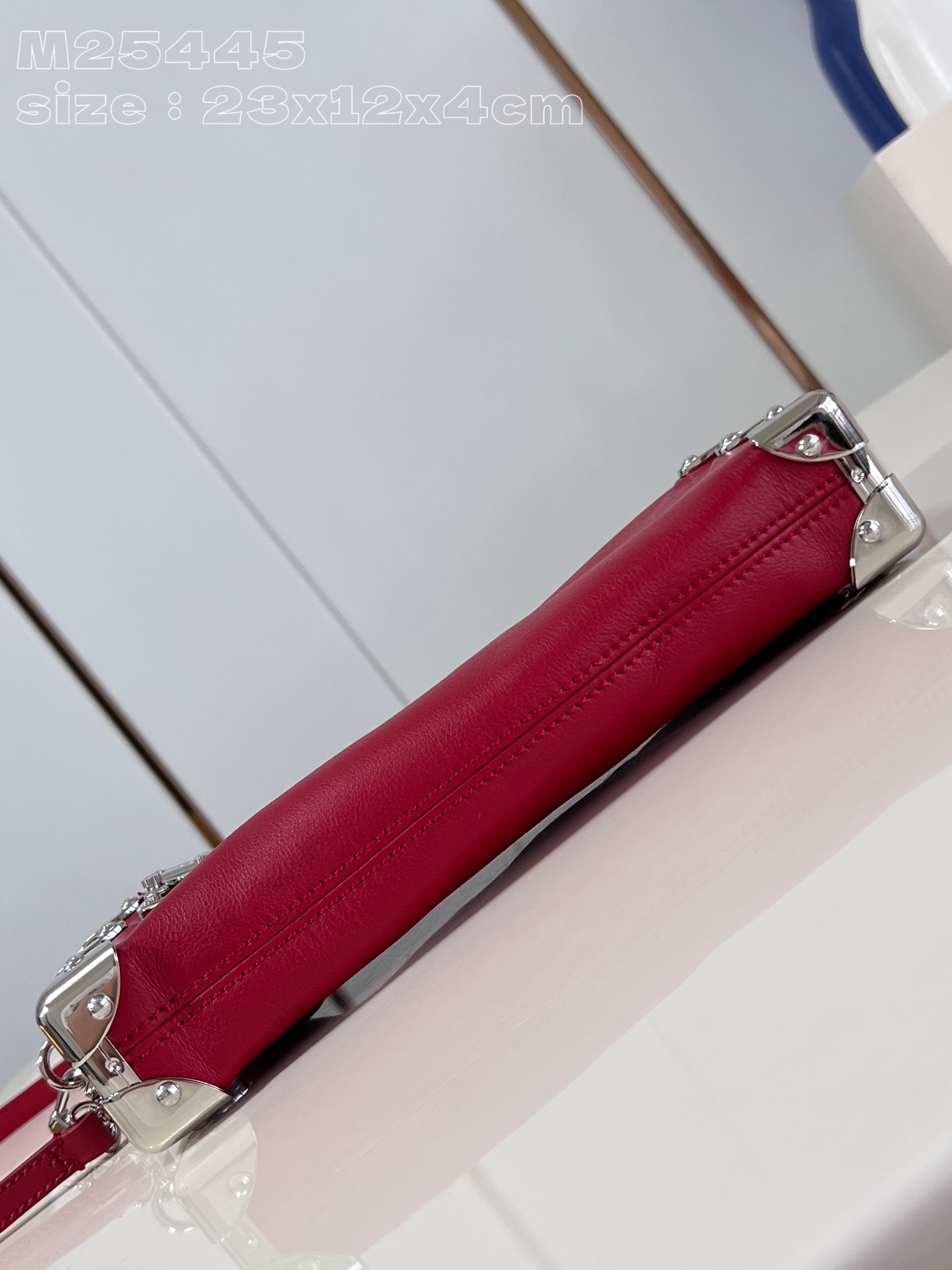 l**is V*t*n slim trunk handbag