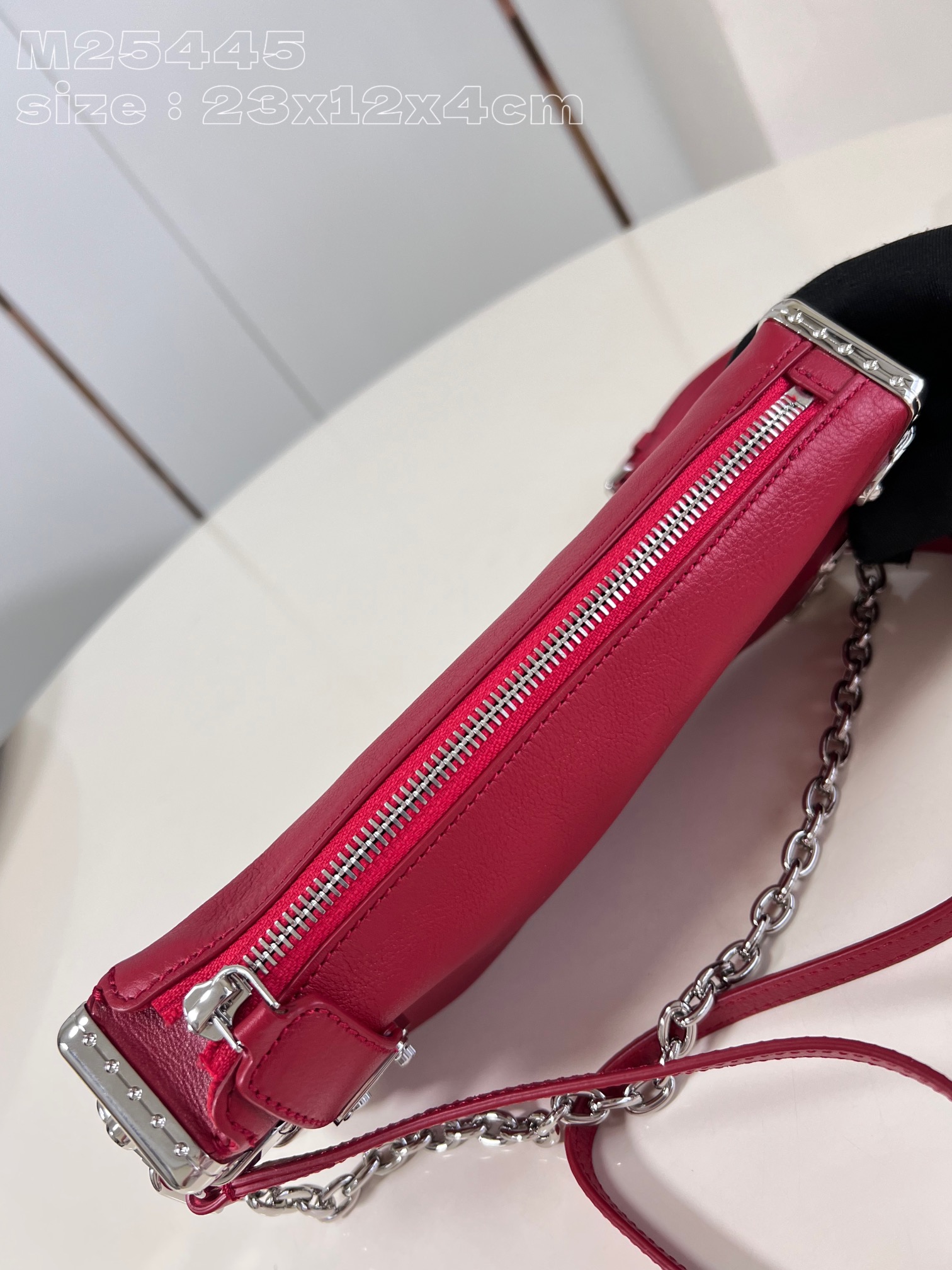l**is V*t*n slim trunk handbag