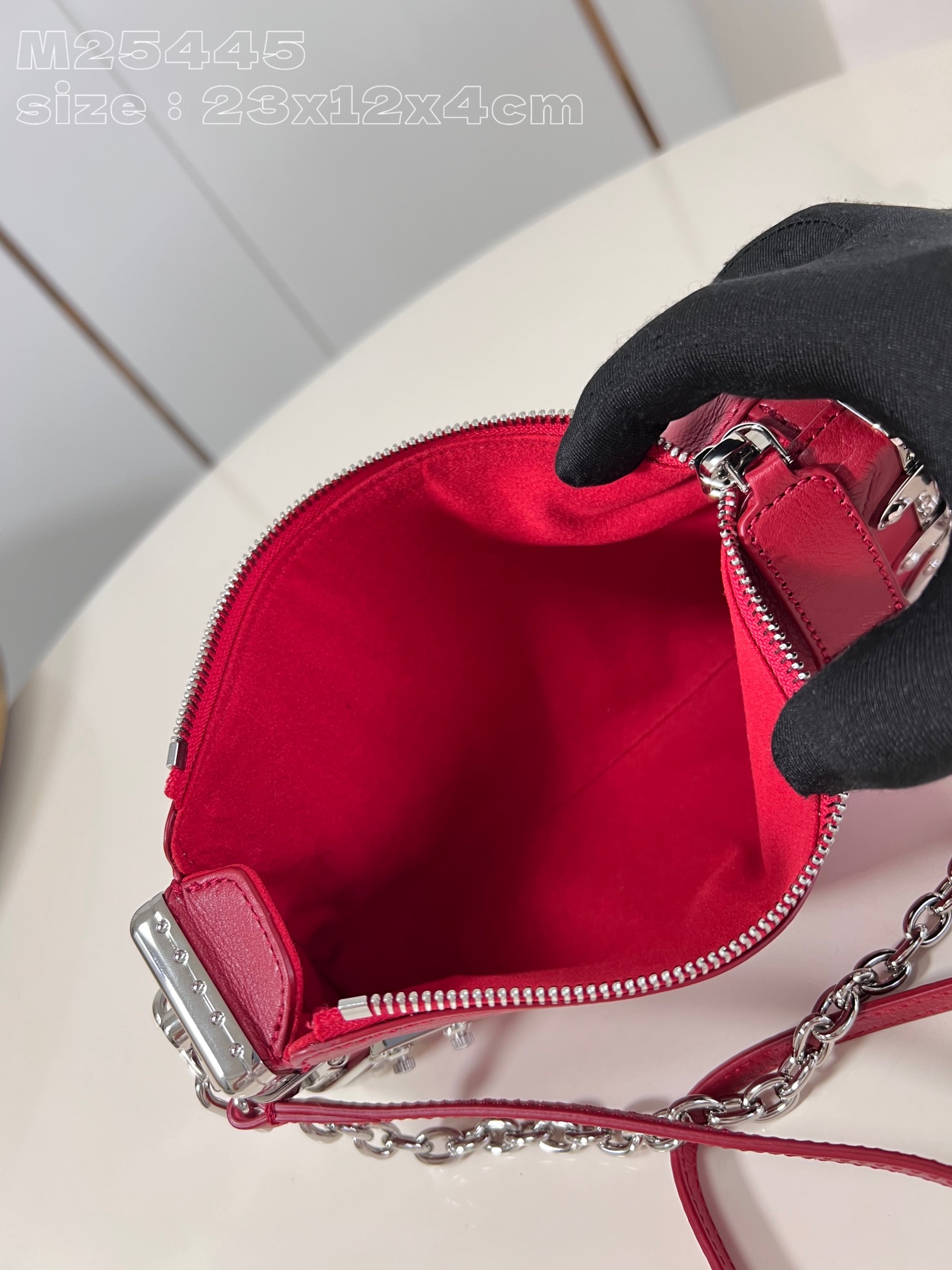 l**is V*t*n slim trunk handbag